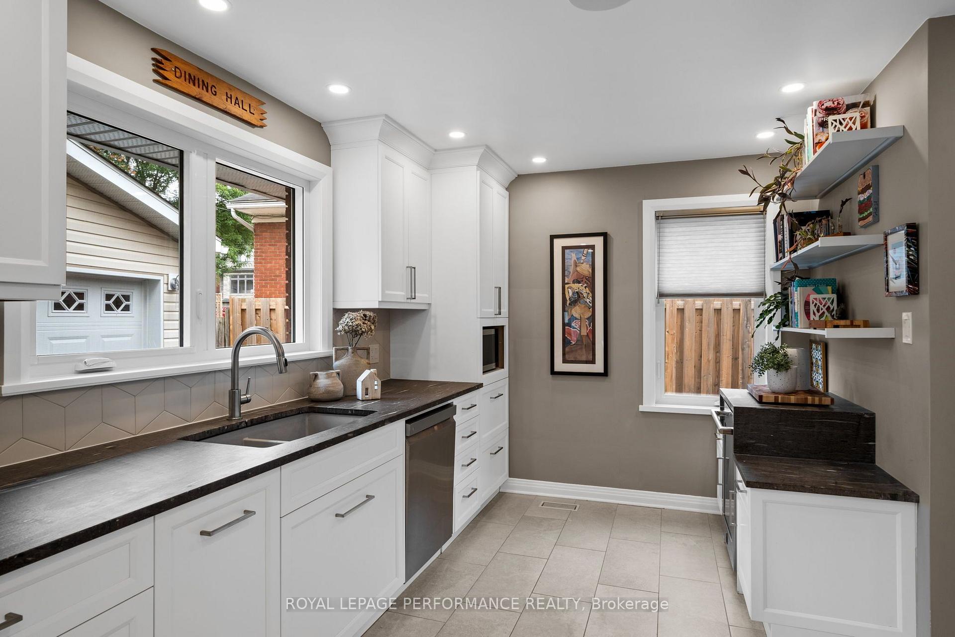 Photo 13 of 2189 Blossom Drive, Ottawa, Applewood Acres — HOMEH
