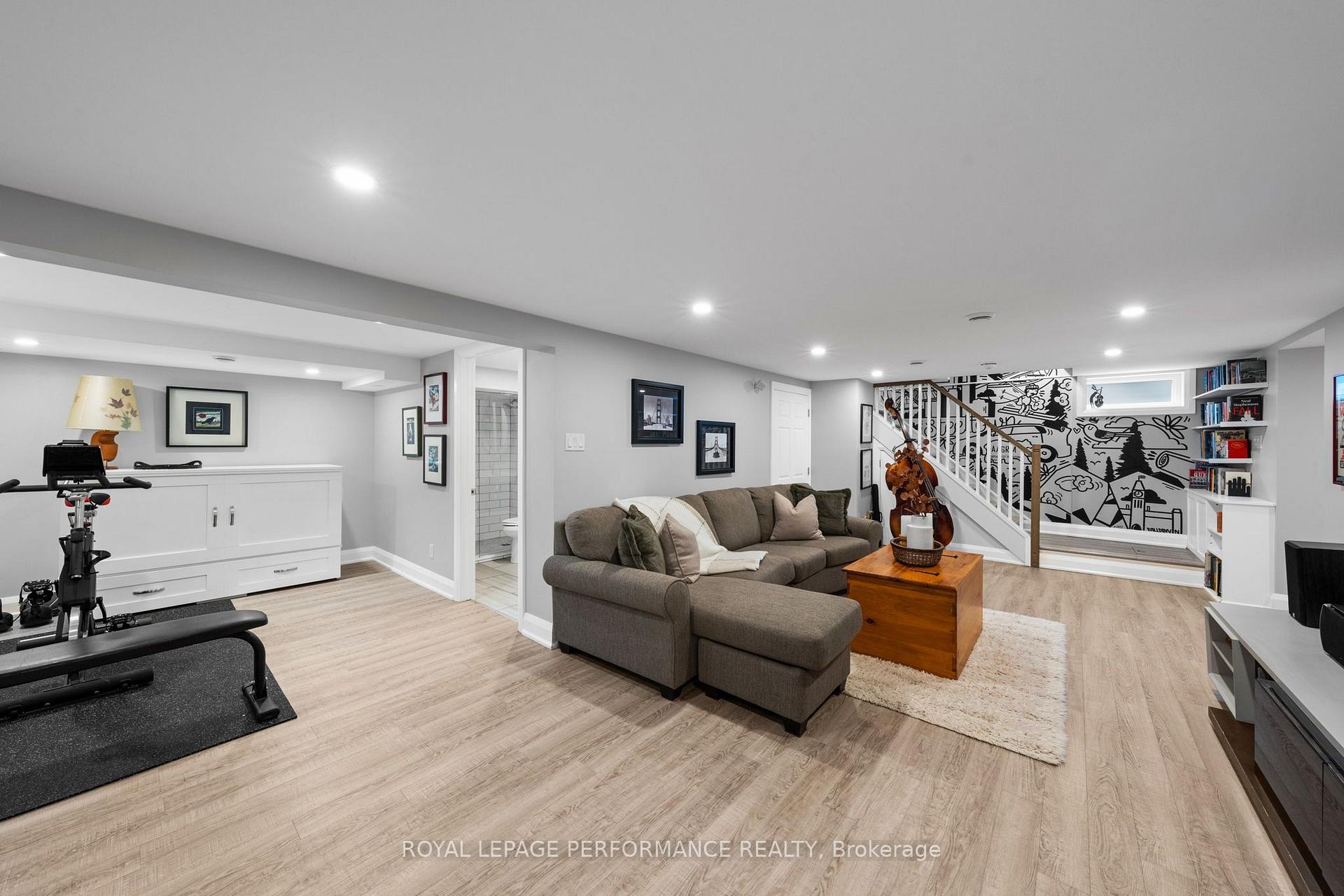 Photo 31 of 2189 Blossom Drive, Ottawa, Applewood Acres — HOMEH