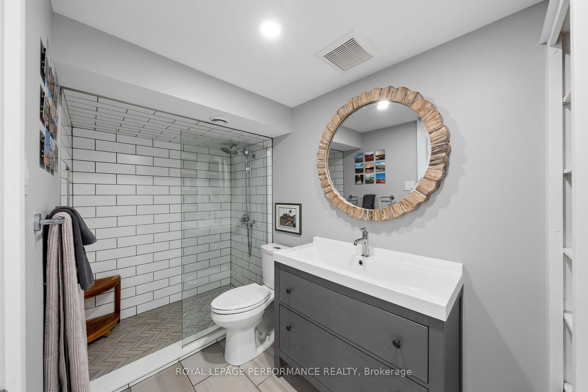 Photo 34 of 2189 Blossom Drive, Ottawa, Applewood Acres — HOMEH