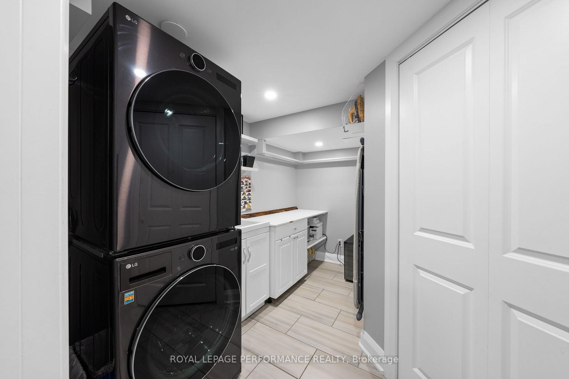 Photo 36 of 2189 Blossom Drive, Ottawa, Applewood Acres — HOMEH