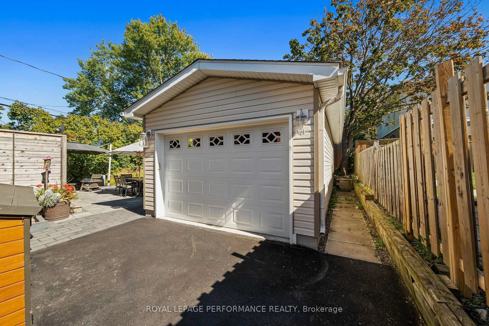 Photo 42 of 2189 Blossom Drive, Ottawa, Applewood Acres — HOMEH