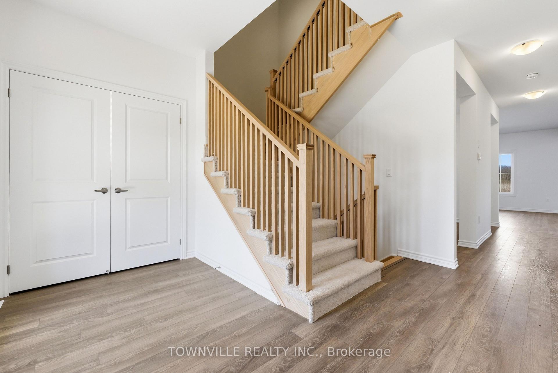 Photo 6 of 35 Bradden Crescent, Belleville, Belleville Ward — HOMEH