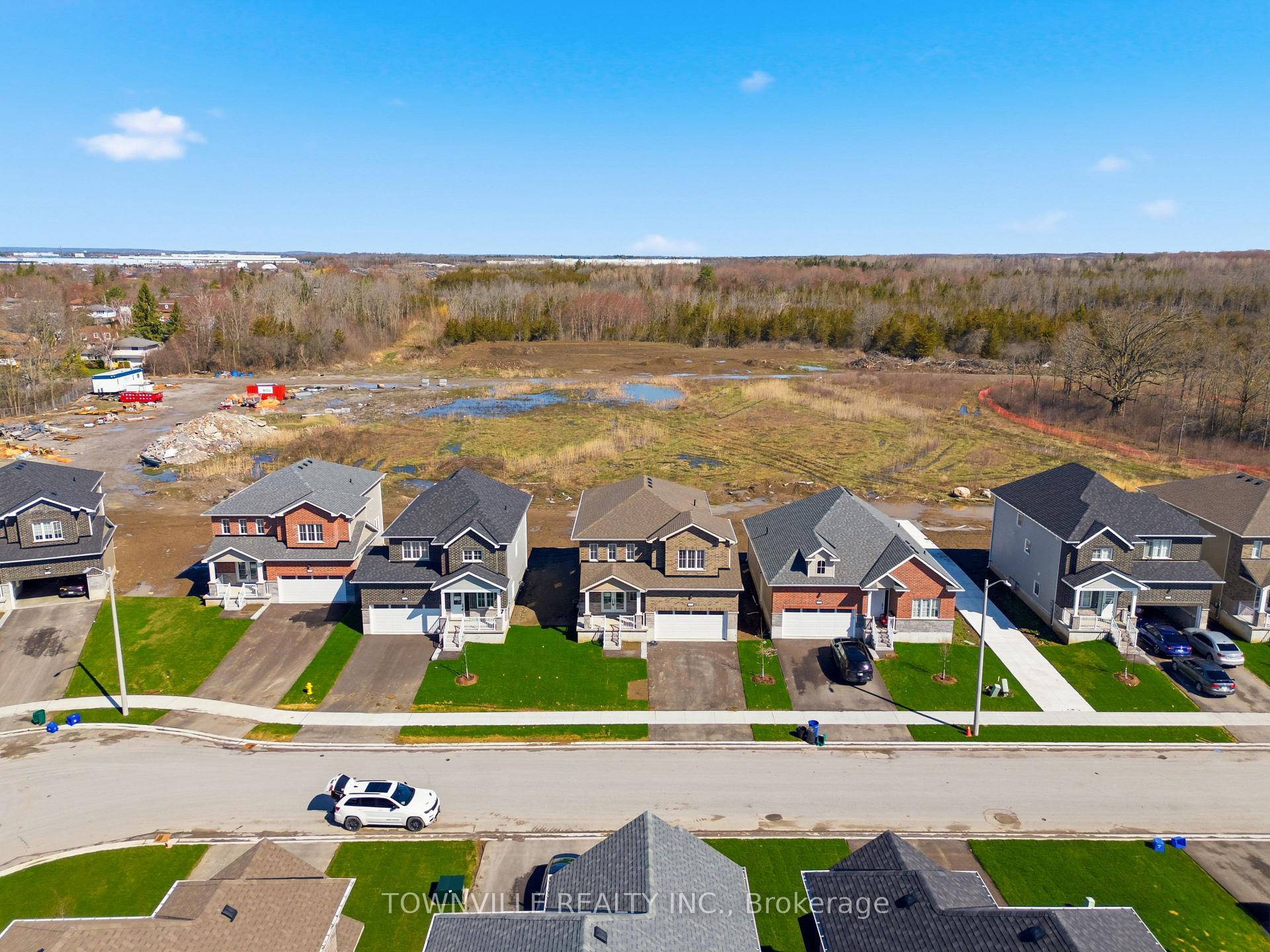 Photo 7 of 35 Bradden Crescent, Belleville, Belleville Ward — HOMEH