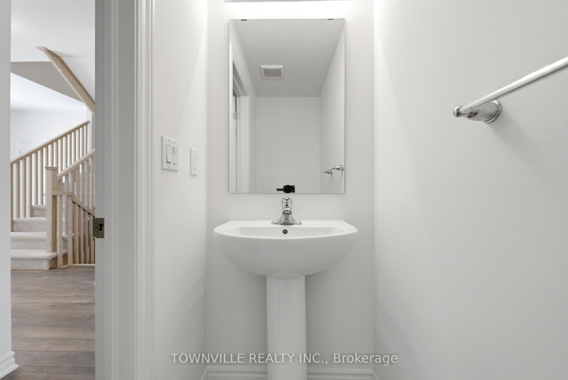 Photo 9 of 35 Bradden Crescent, Belleville, Belleville Ward — HOMEH