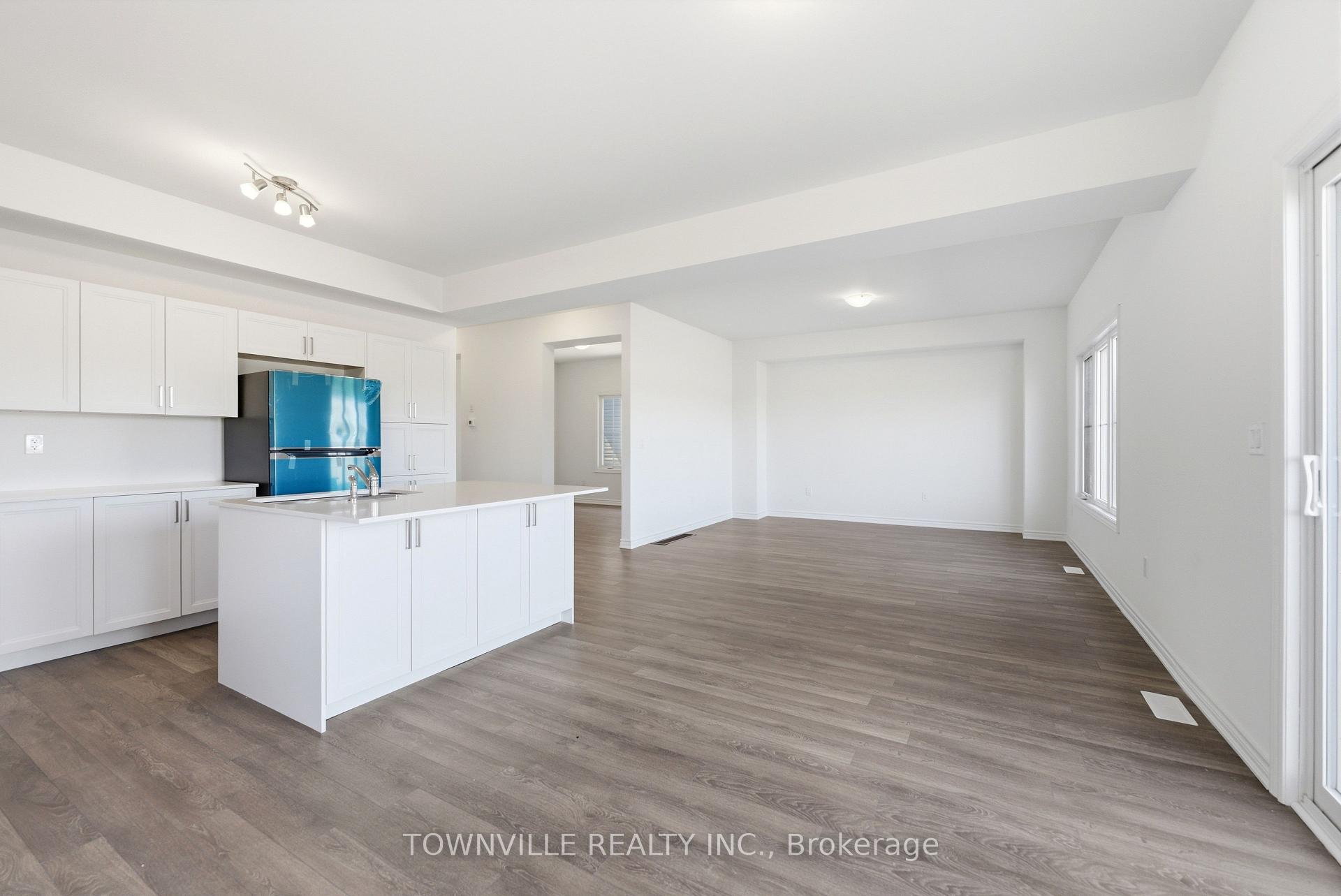 Photo 16 of 35 Bradden Crescent, Belleville, Belleville Ward — HOMEH