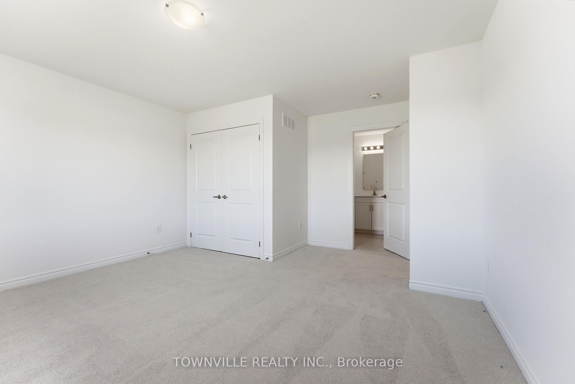 Photo 33 of 35 Bradden Crescent, Belleville, Belleville Ward — HOMEH