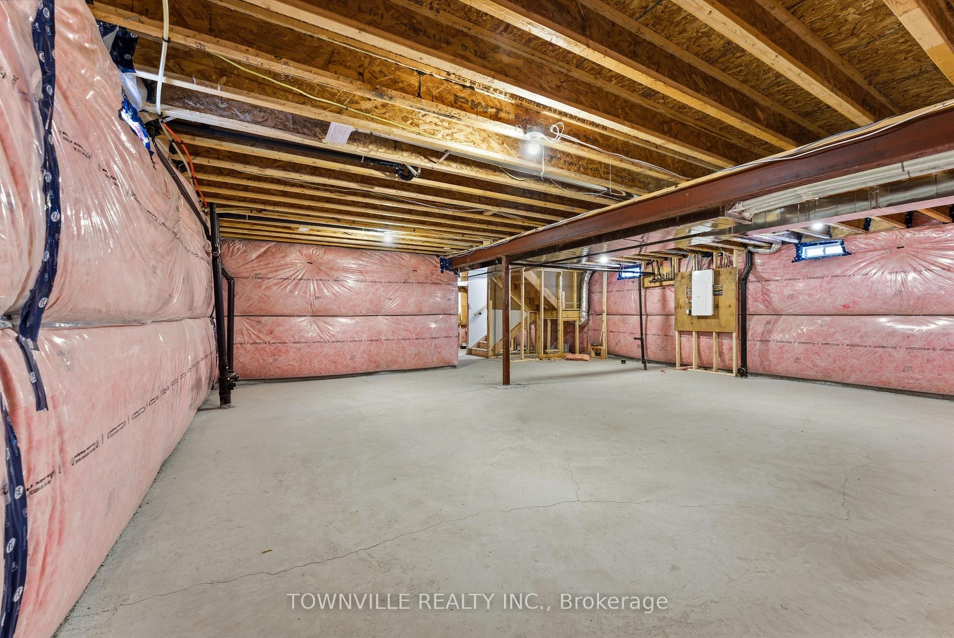 Photo 36 of 35 Bradden Crescent, Belleville, Belleville Ward — HOMEH