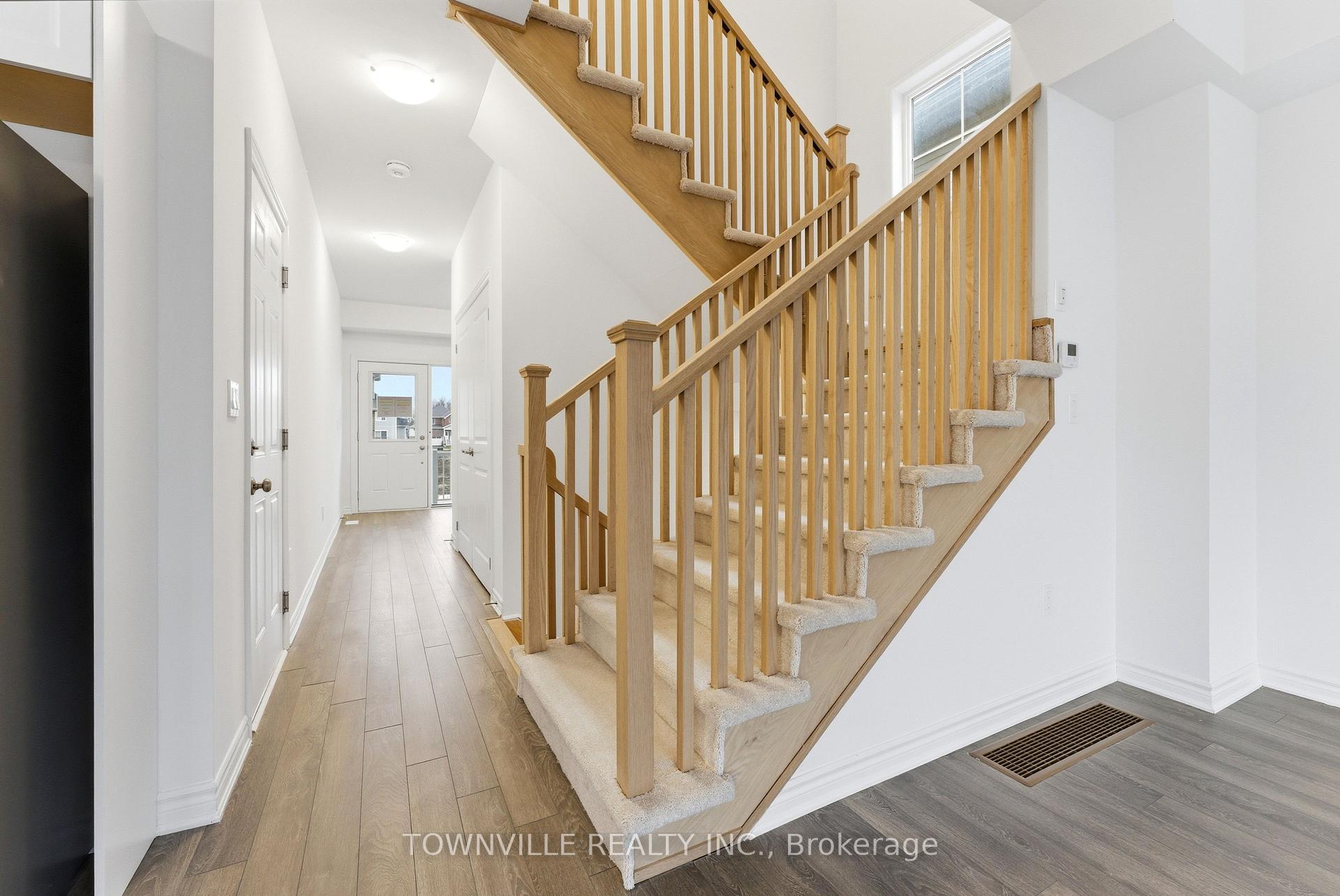 Photo 8 of 57 Bradden Crescent, Belleville, Belleville Ward — HOMEH