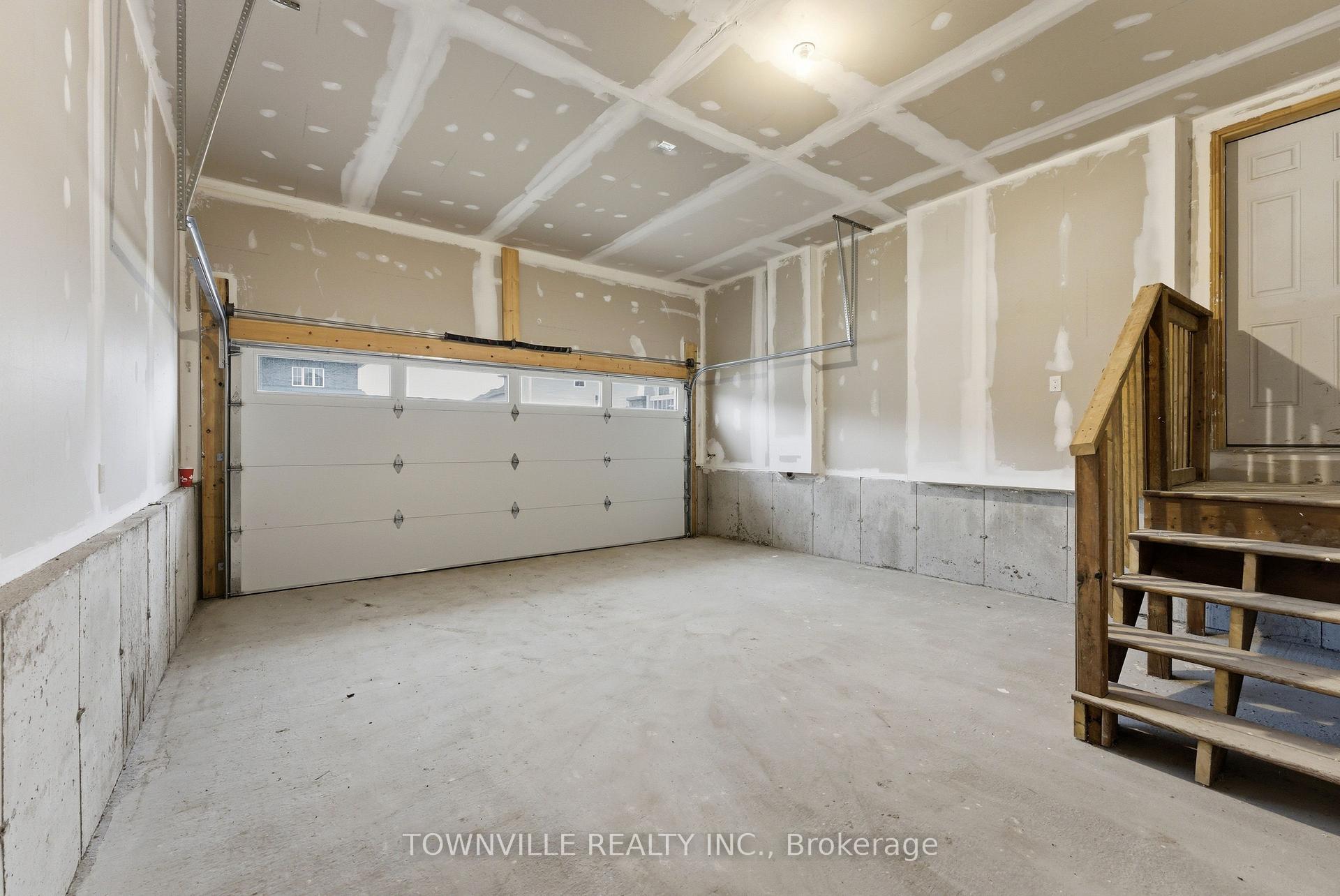 Photo 13 of 57 Bradden Crescent, Belleville, Belleville Ward — HOMEH