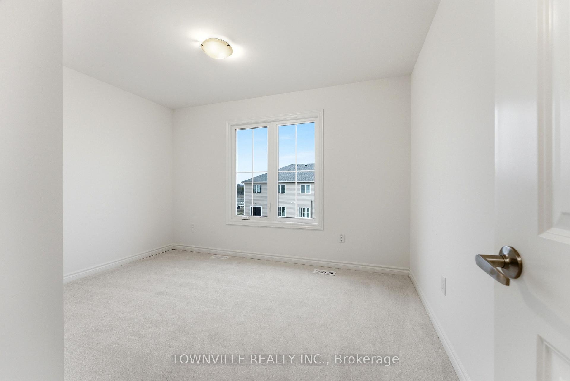 Photo 17 of 57 Bradden Crescent, Belleville, Belleville Ward — HOMEH