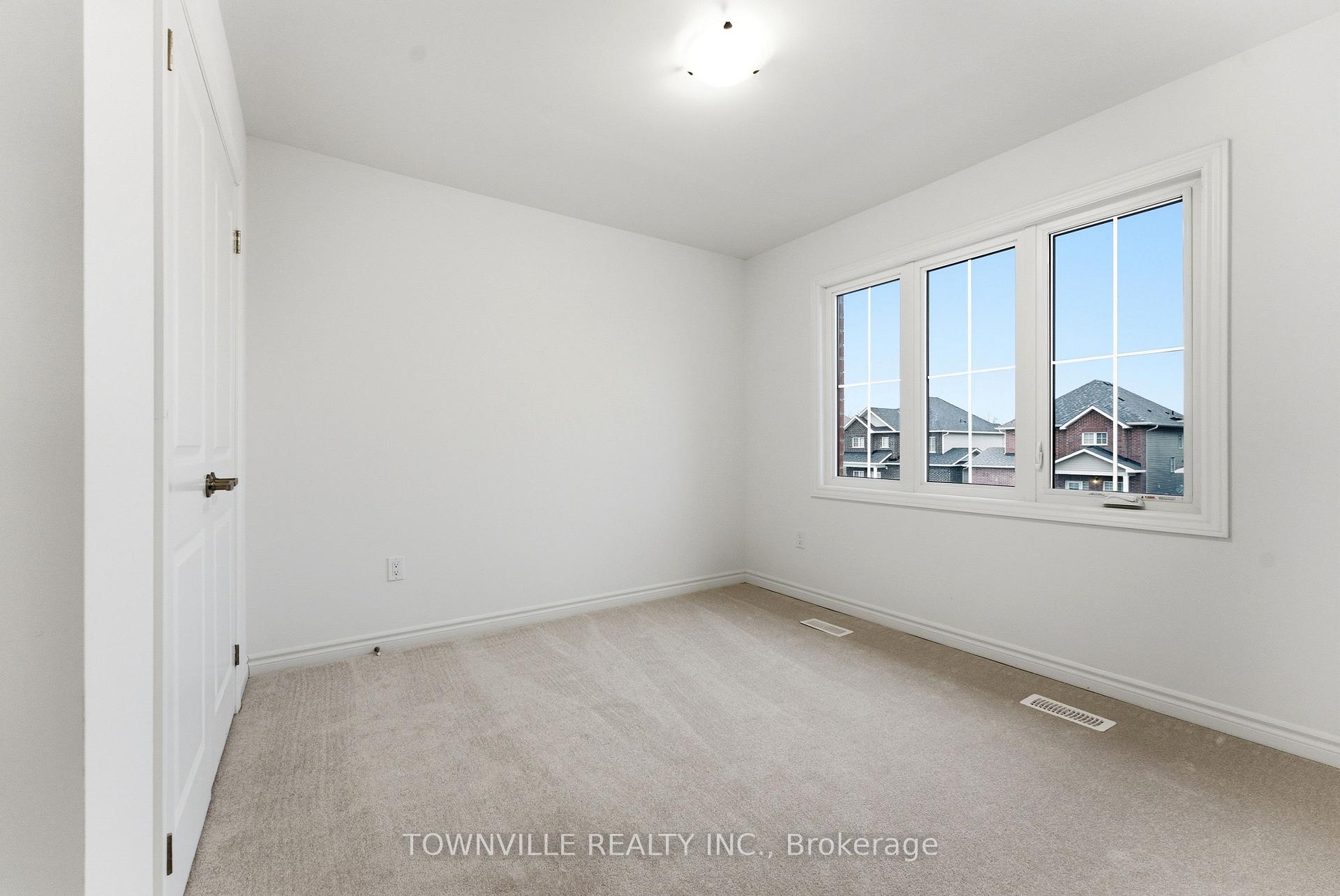 Photo 23 of 57 Bradden Crescent, Belleville, Belleville Ward — HOMEH