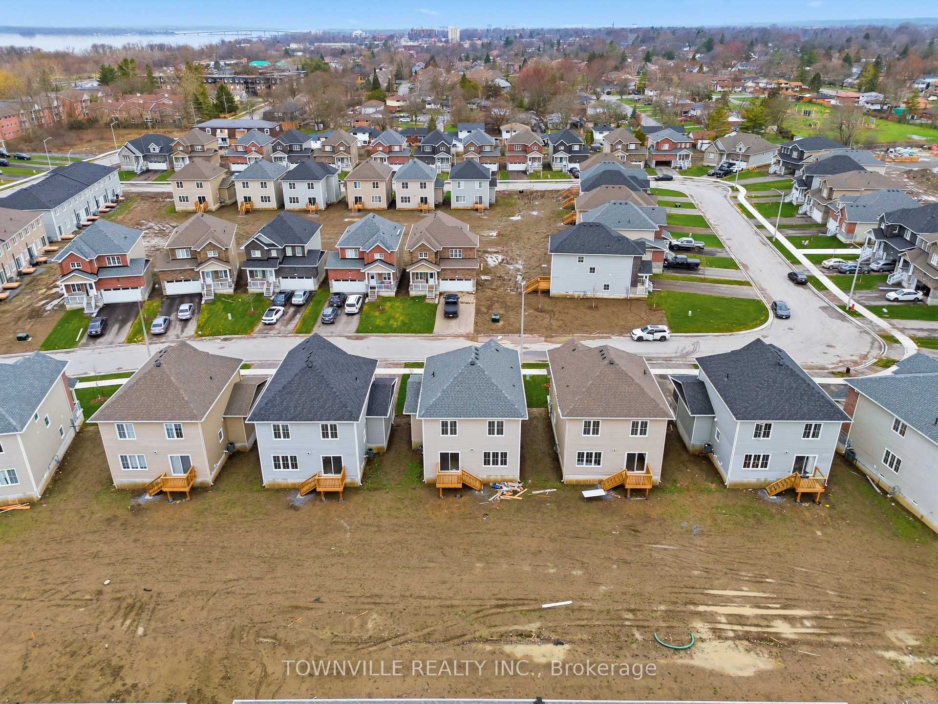 Photo 33 of 57 Bradden Crescent, Belleville, Belleville Ward — HOMEH