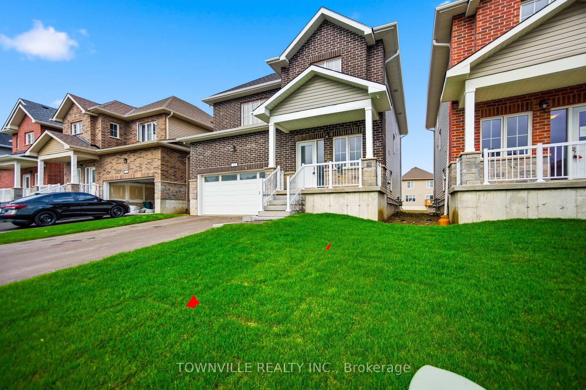 Photo 3 of 12 Bradden Crescent, Belleville, Belleville Ward — HOMEH