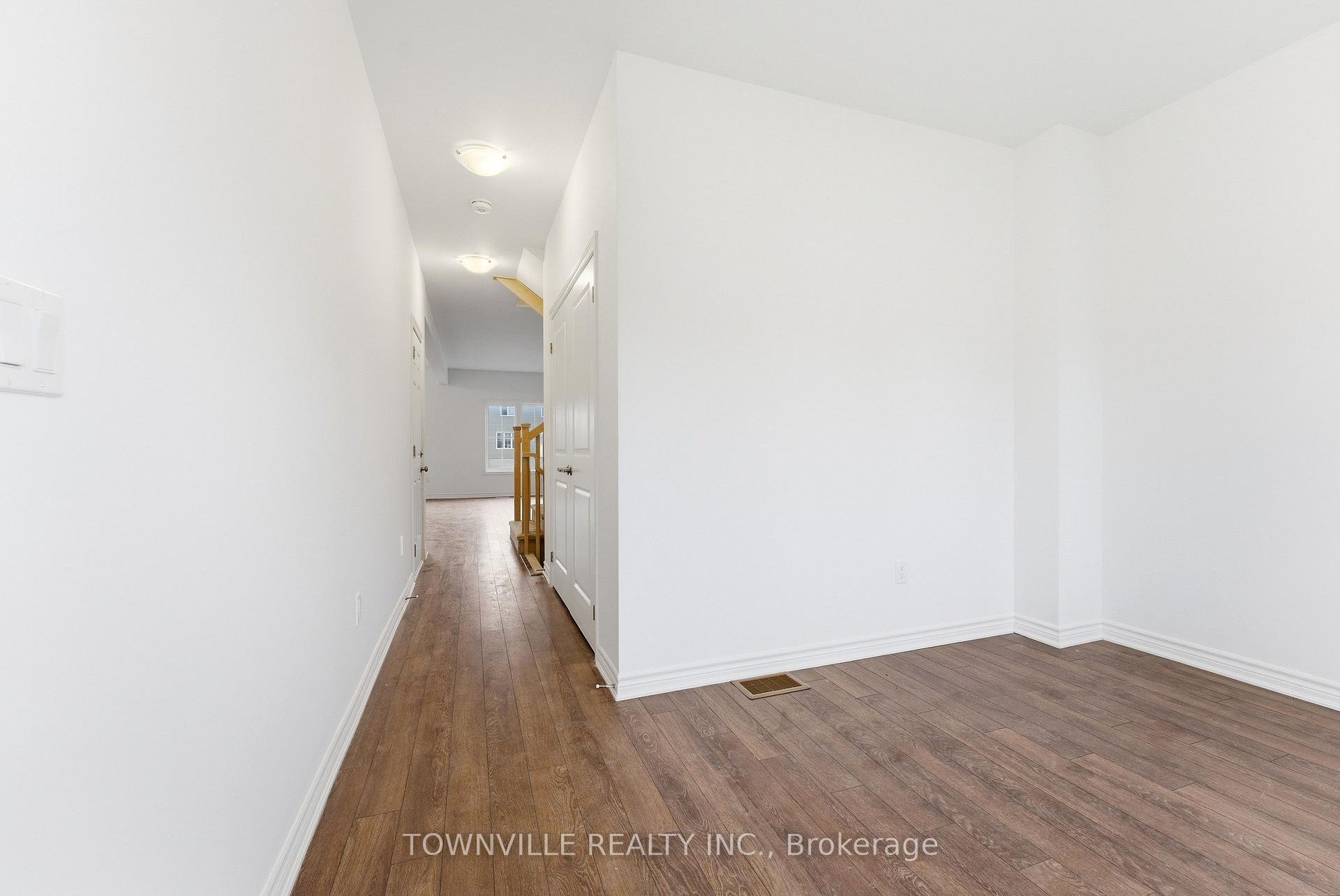Photo 7 of 12 Bradden Crescent, Belleville, Belleville Ward — HOMEH