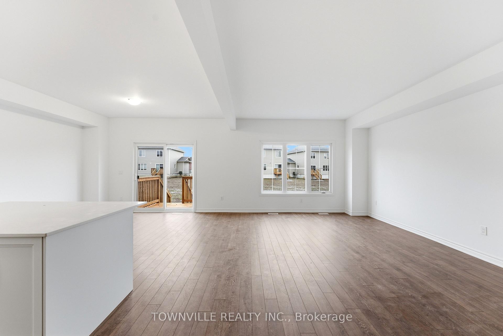 Photo 8 of 12 Bradden Crescent, Belleville, Belleville Ward — HOMEH