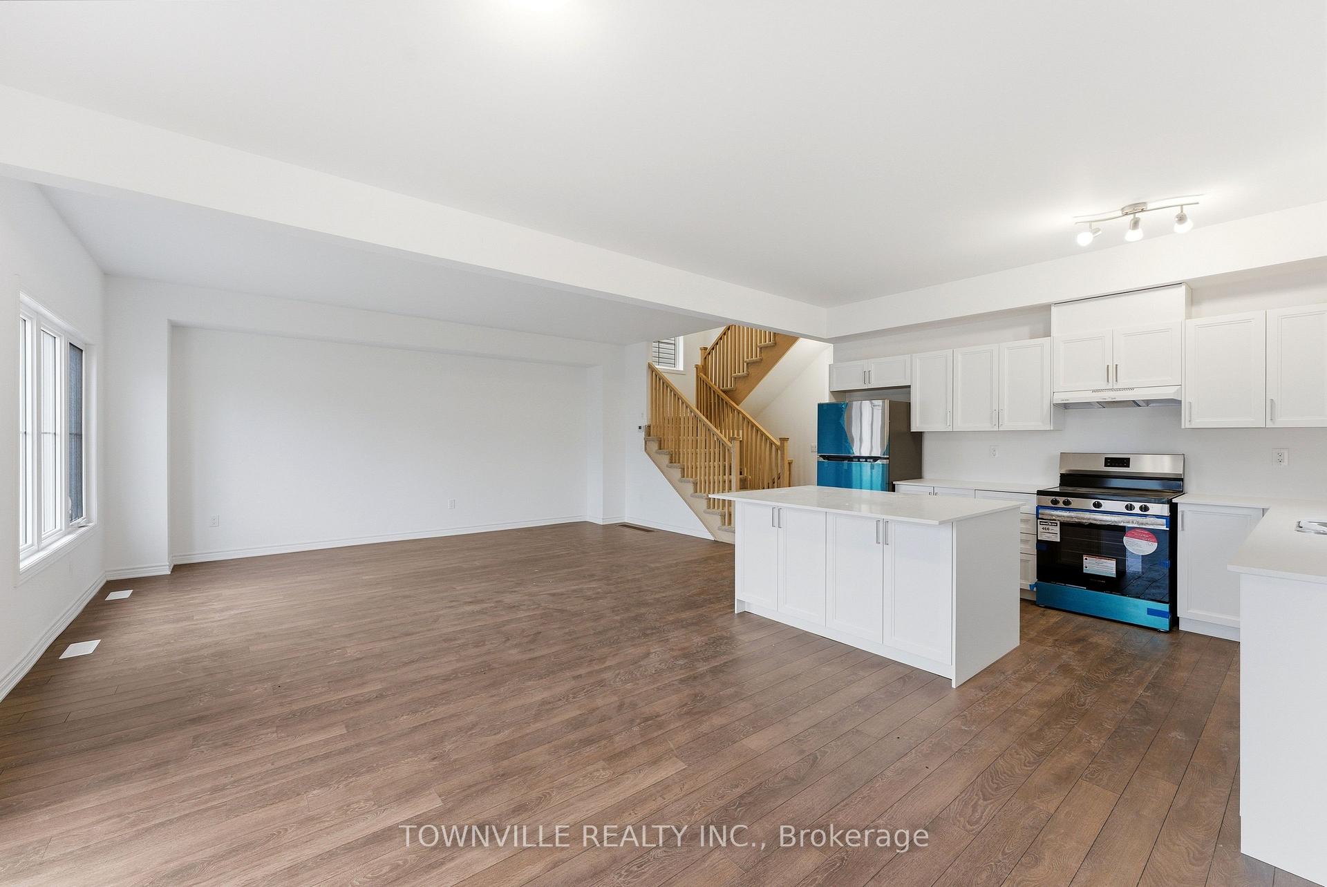Photo 11 of 12 Bradden Crescent, Belleville, Belleville Ward — HOMEH