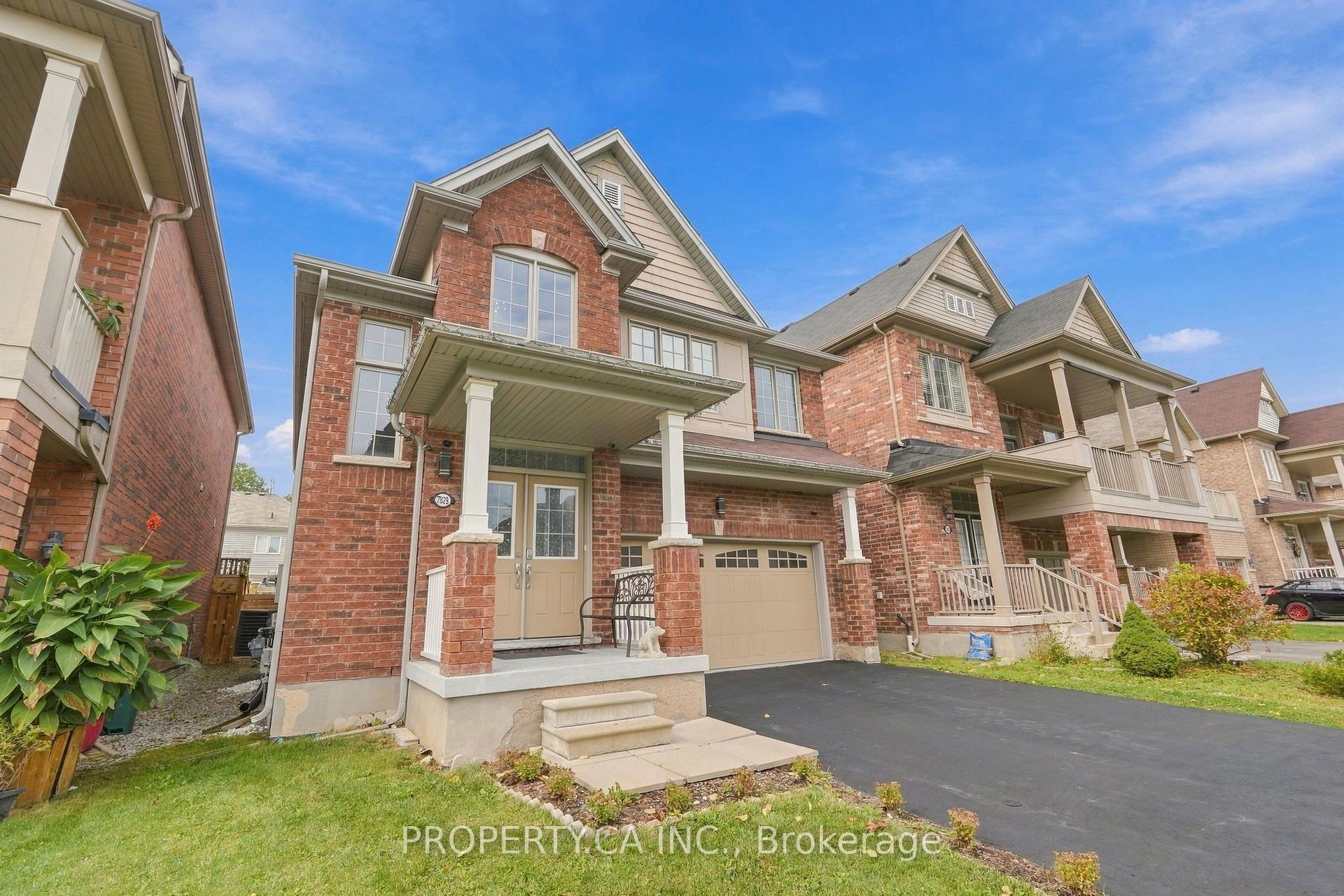 Photo 3 of 7829 Juneberry Drive, Niagara Falls, Brown — HOMEH