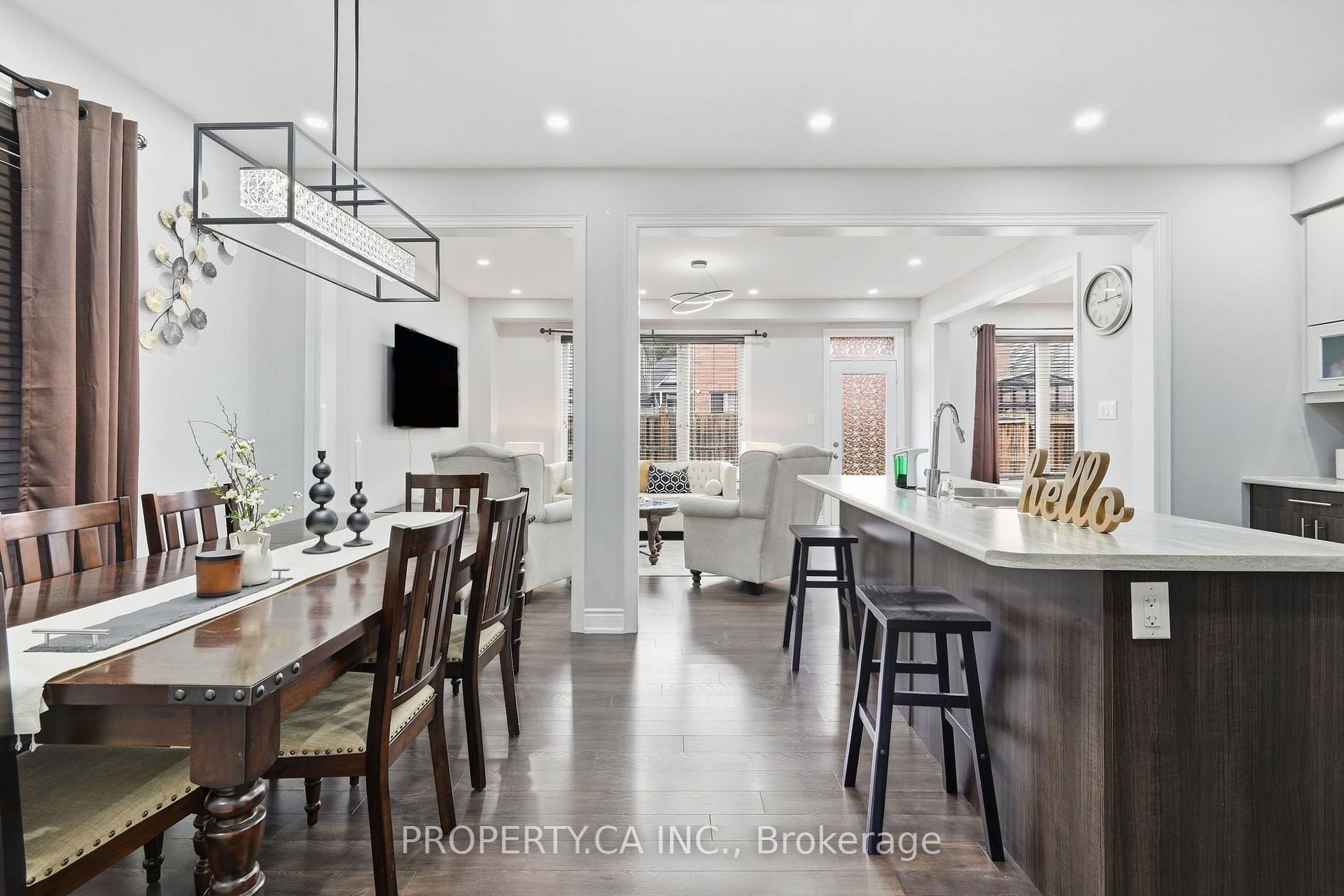 Photo 8 of 7829 Juneberry Drive, Niagara Falls, Brown — HOMEH