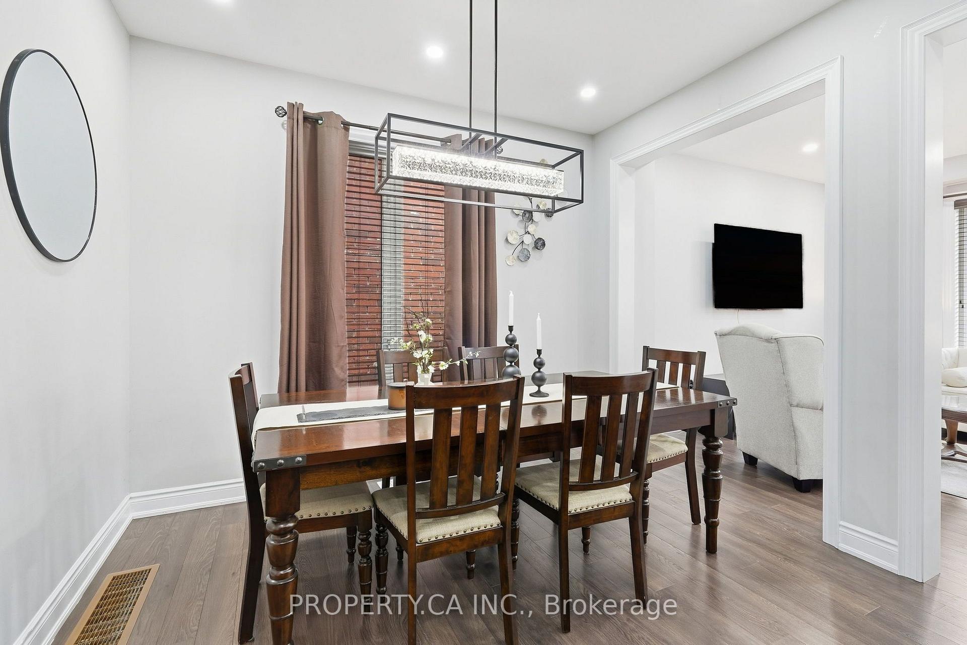 Photo 9 of 7829 Juneberry Drive, Niagara Falls, Brown — HOMEH