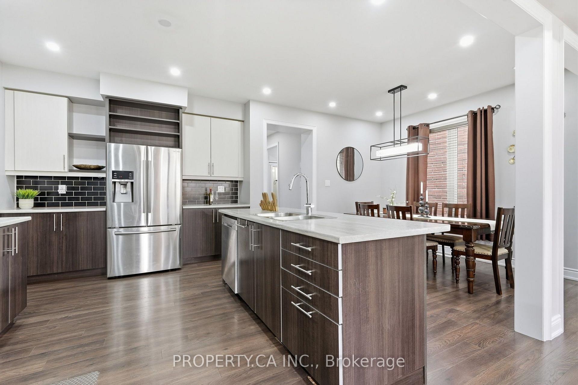 Photo 13 of 7829 Juneberry Drive, Niagara Falls, Brown — HOMEH