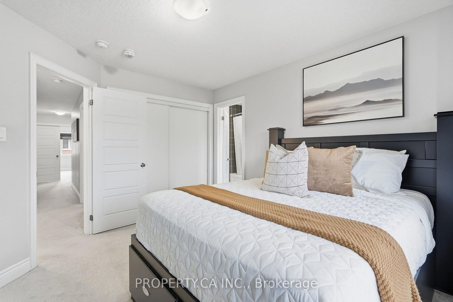 Photo 20 of 7829 Juneberry Drive, Niagara Falls, Brown — HOMEH