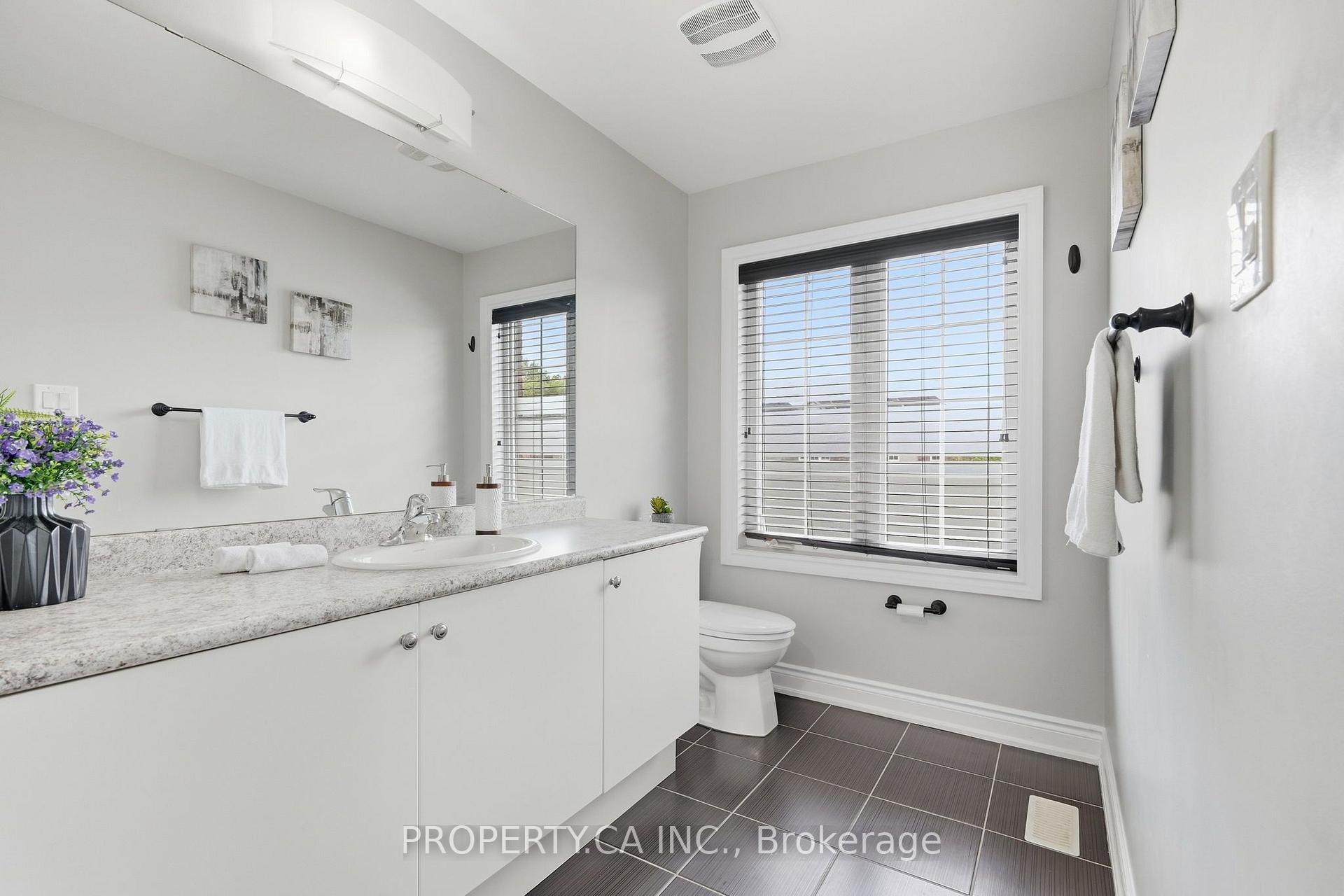 Photo 21 of 7829 Juneberry Drive, Niagara Falls, Brown — HOMEH