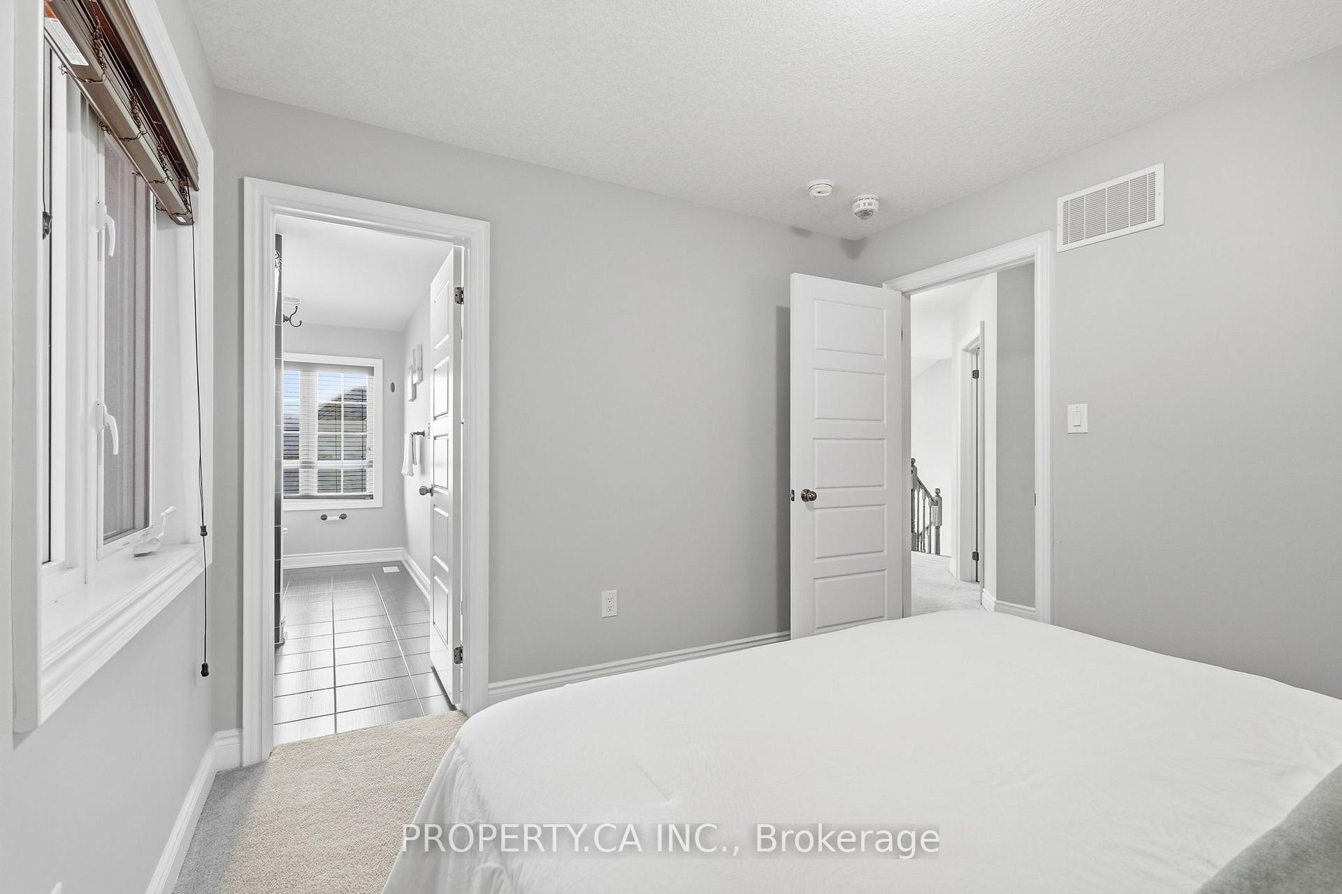 Photo 23 of 7829 Juneberry Drive, Niagara Falls, Brown — HOMEH