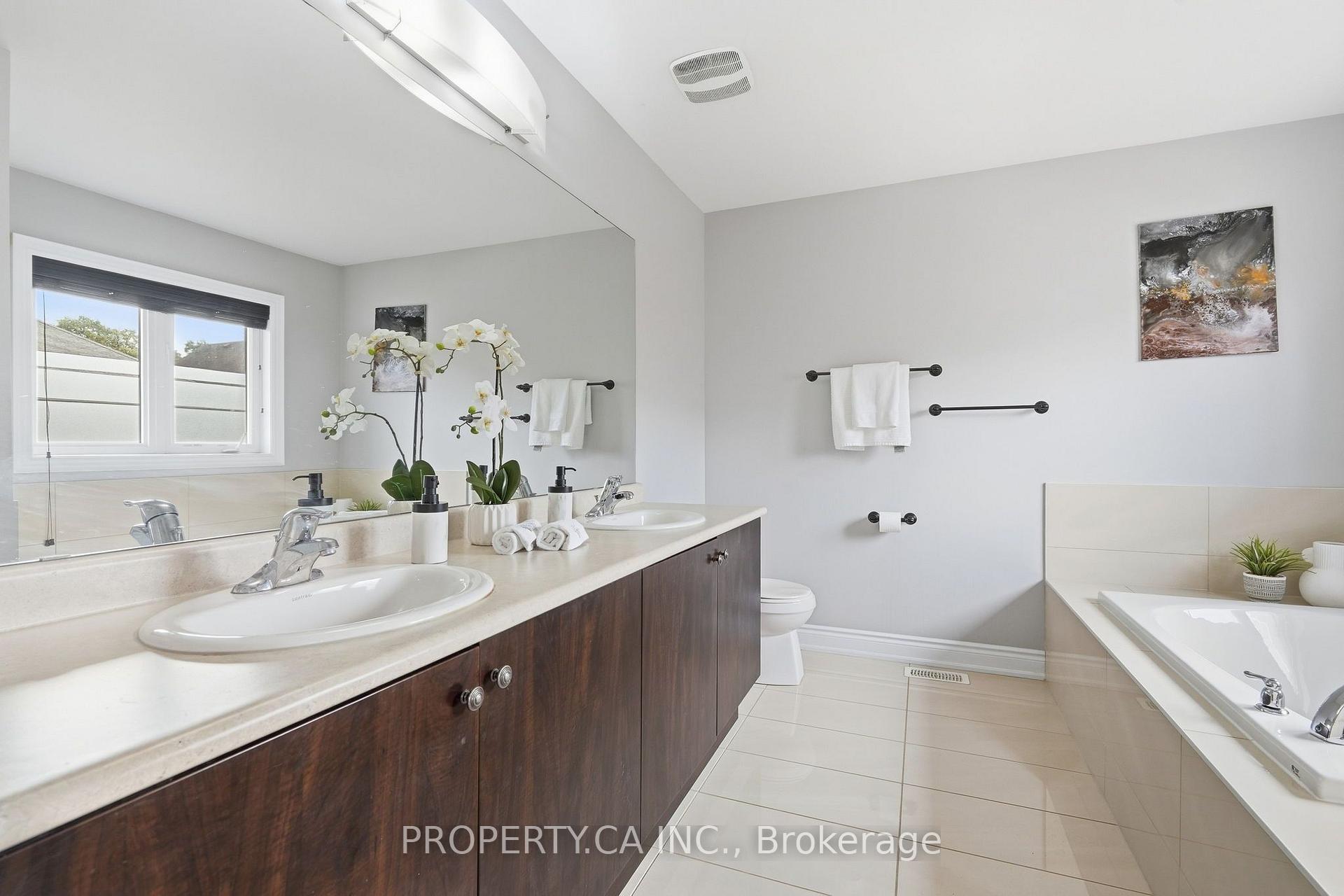 Photo 27 of 7829 Juneberry Drive, Niagara Falls, Brown — HOMEH