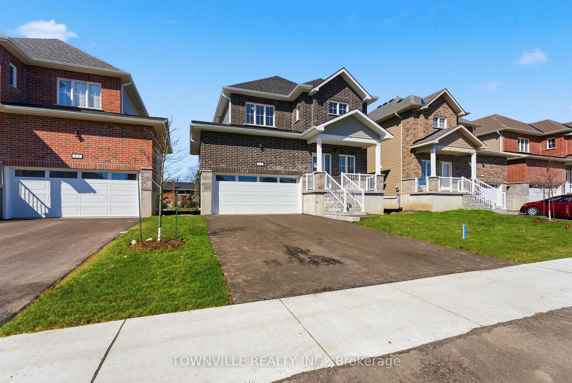 Photo 2 of 15 Bradden Crescent, Belleville, Belleville Ward — HOMEH