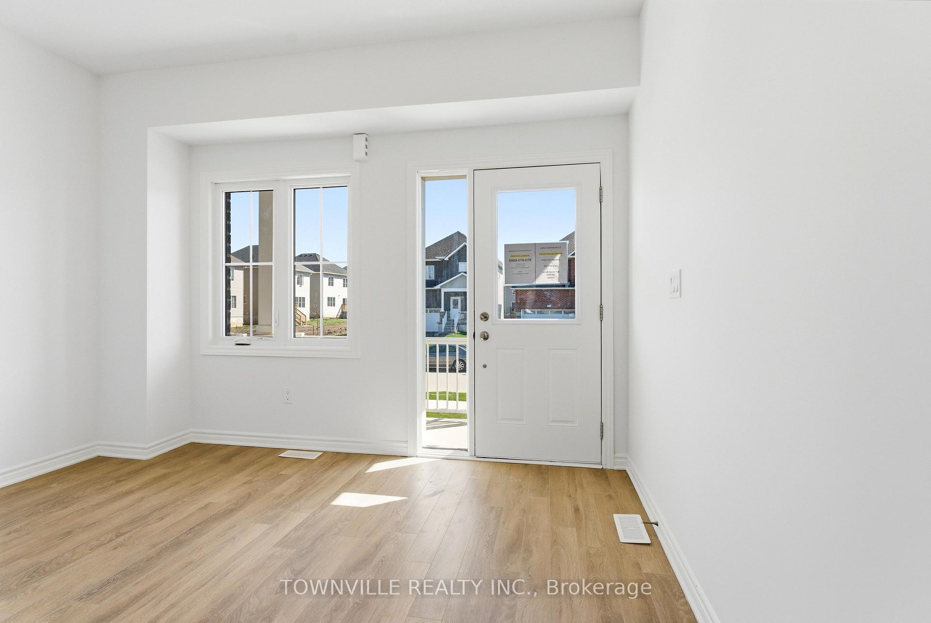Photo 5 of 15 Bradden Crescent, Belleville, Belleville Ward — HOMEH