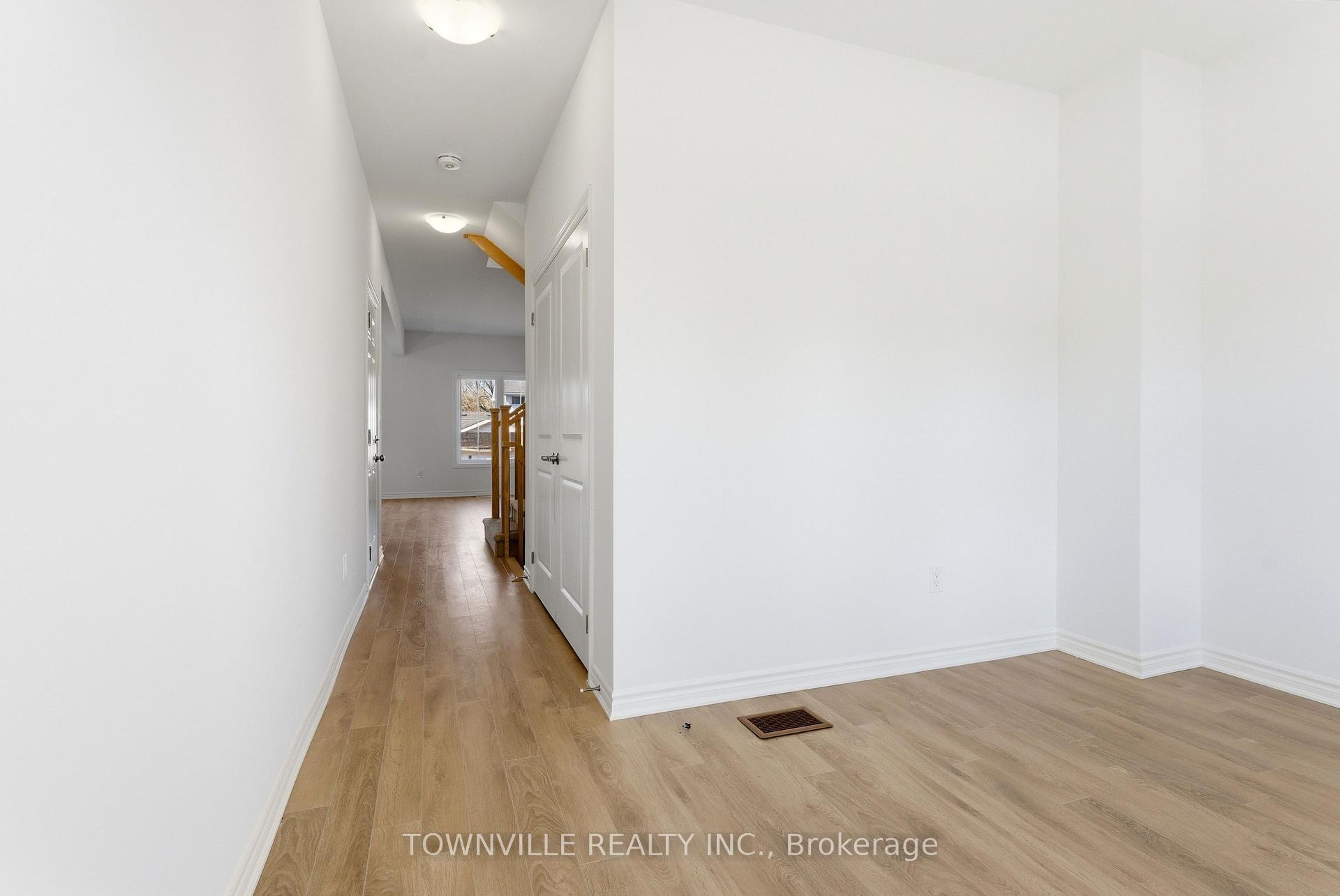 Photo 6 of 15 Bradden Crescent, Belleville, Belleville Ward — HOMEH
