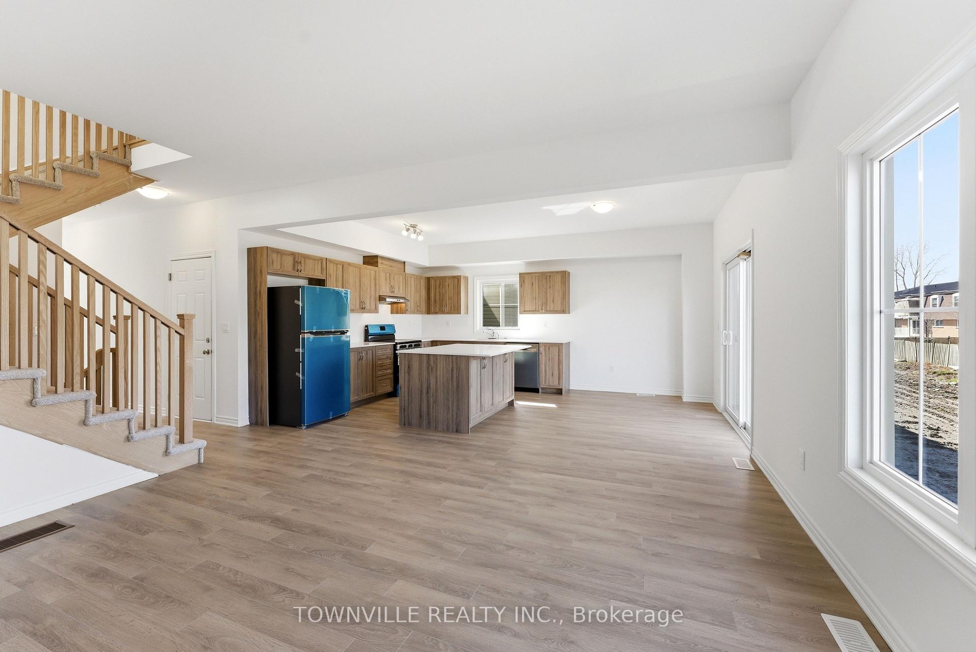 Photo 8 of 15 Bradden Crescent, Belleville, Belleville Ward — HOMEH