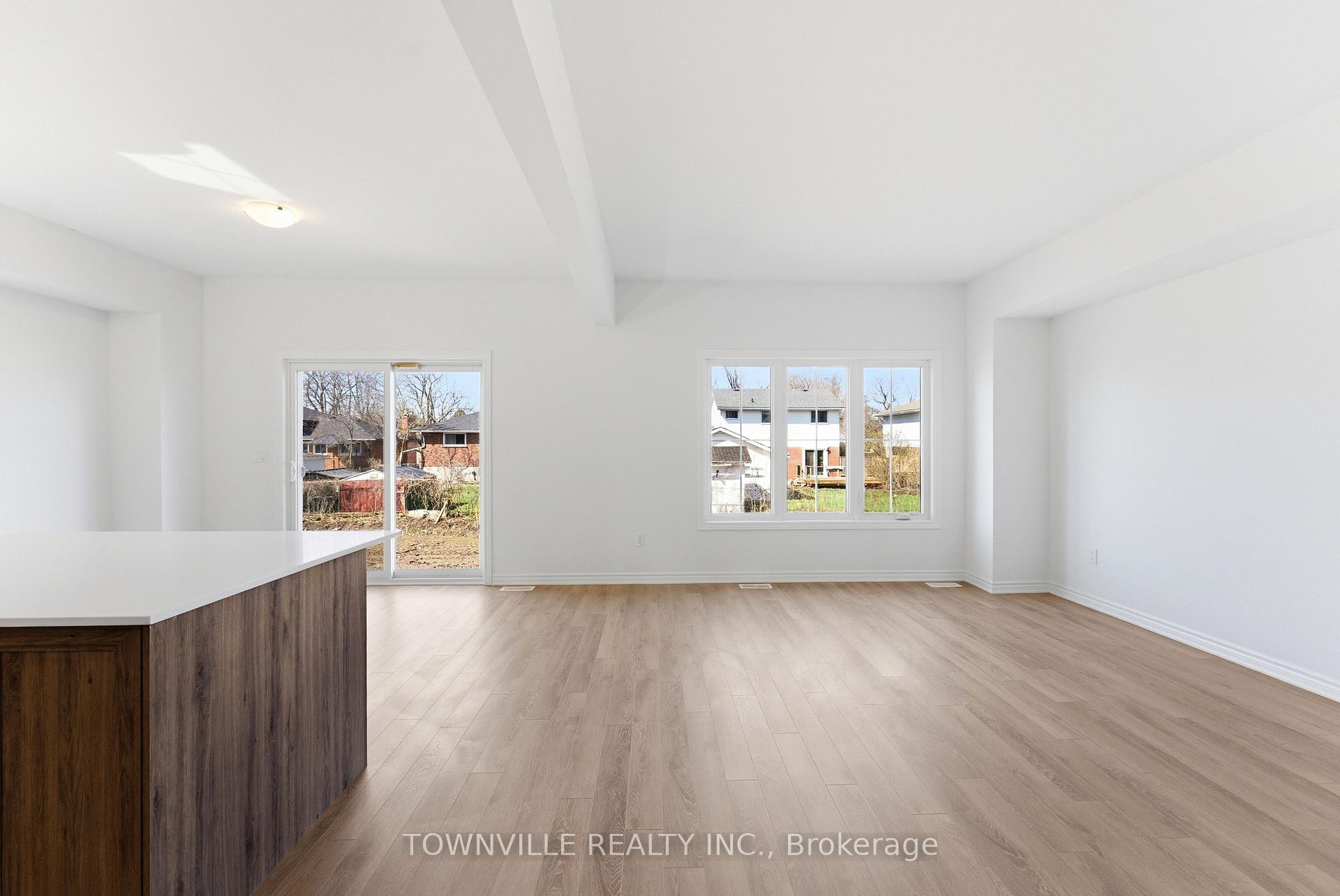 Photo 10 of 15 Bradden Crescent, Belleville, Belleville Ward — HOMEH