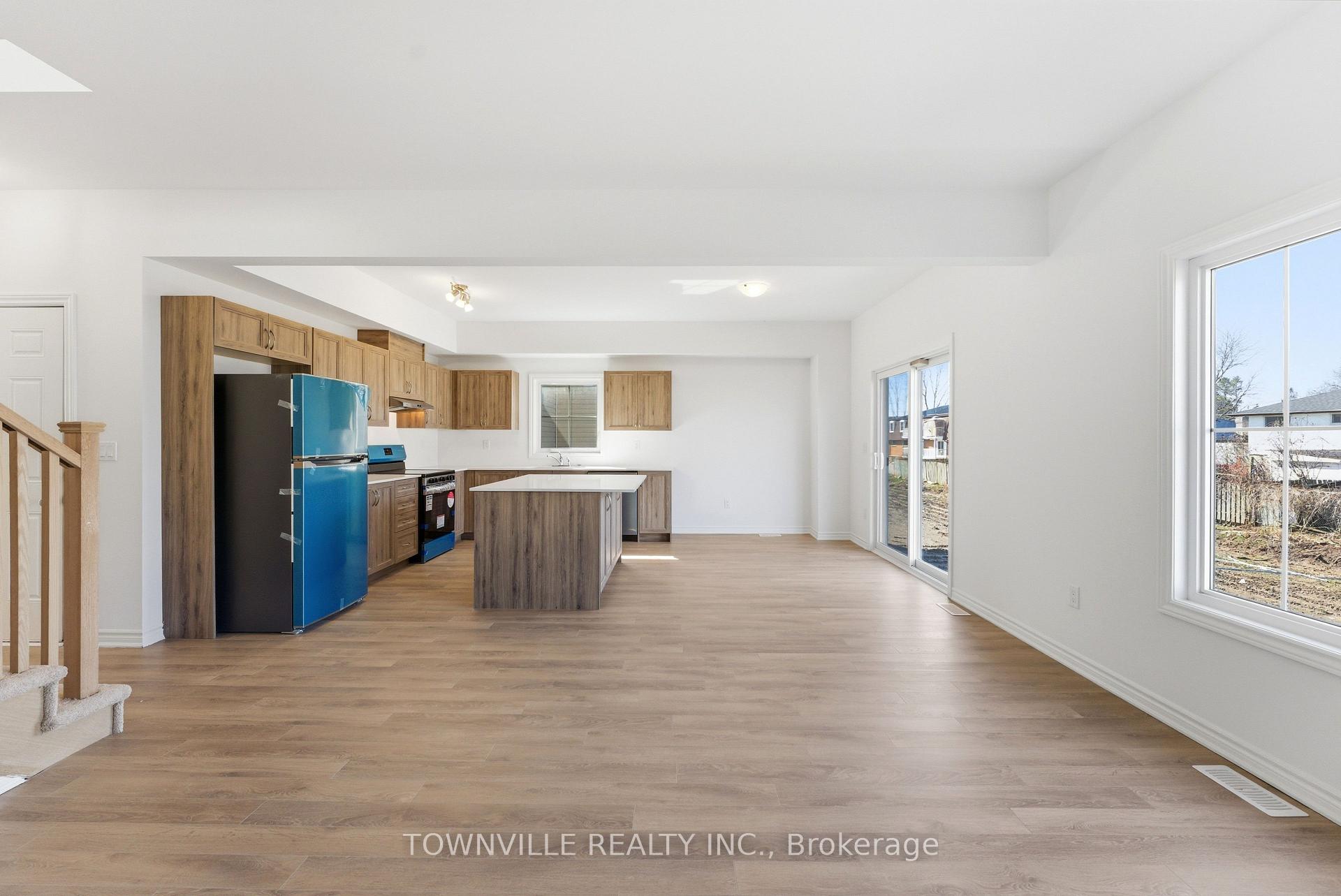 Photo 11 of 15 Bradden Crescent, Belleville, Belleville Ward — HOMEH
