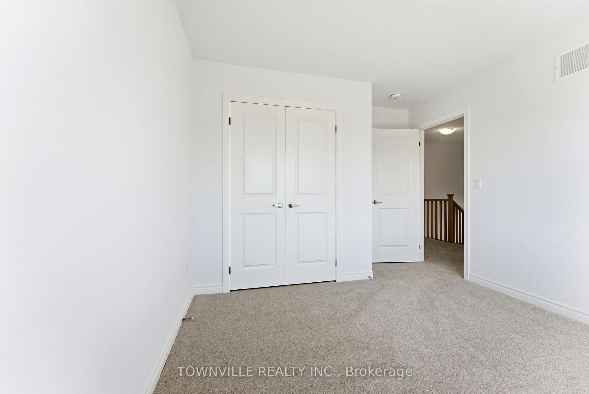 Photo 17 of 15 Bradden Crescent, Belleville, Belleville Ward — HOMEH