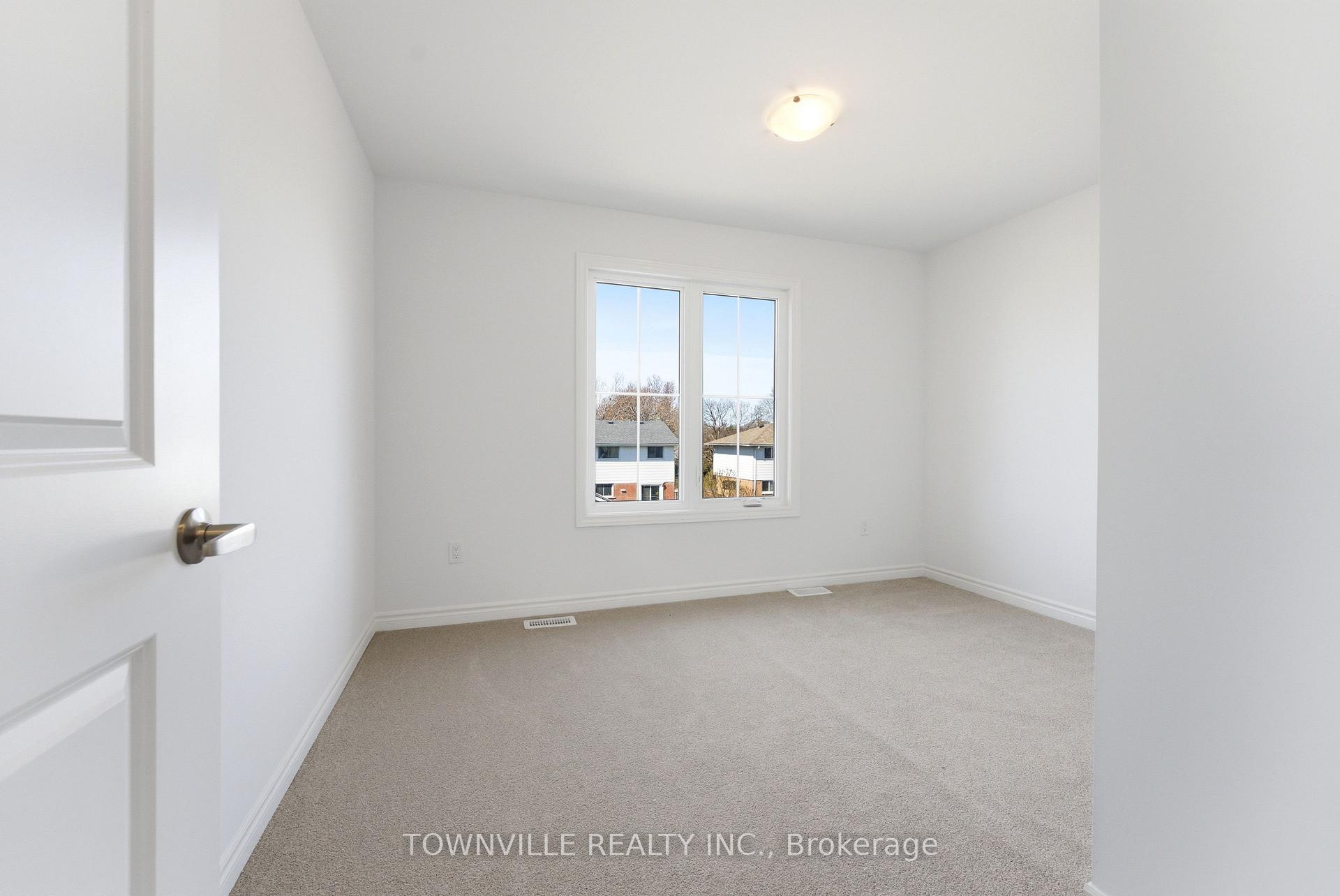 Photo 21 of 15 Bradden Crescent, Belleville, Belleville Ward — HOMEH