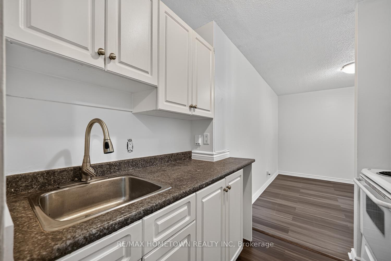 Photo 11 of Unit 1, 819 Macodrum Drive, Brockville, Brockville — HOMEH