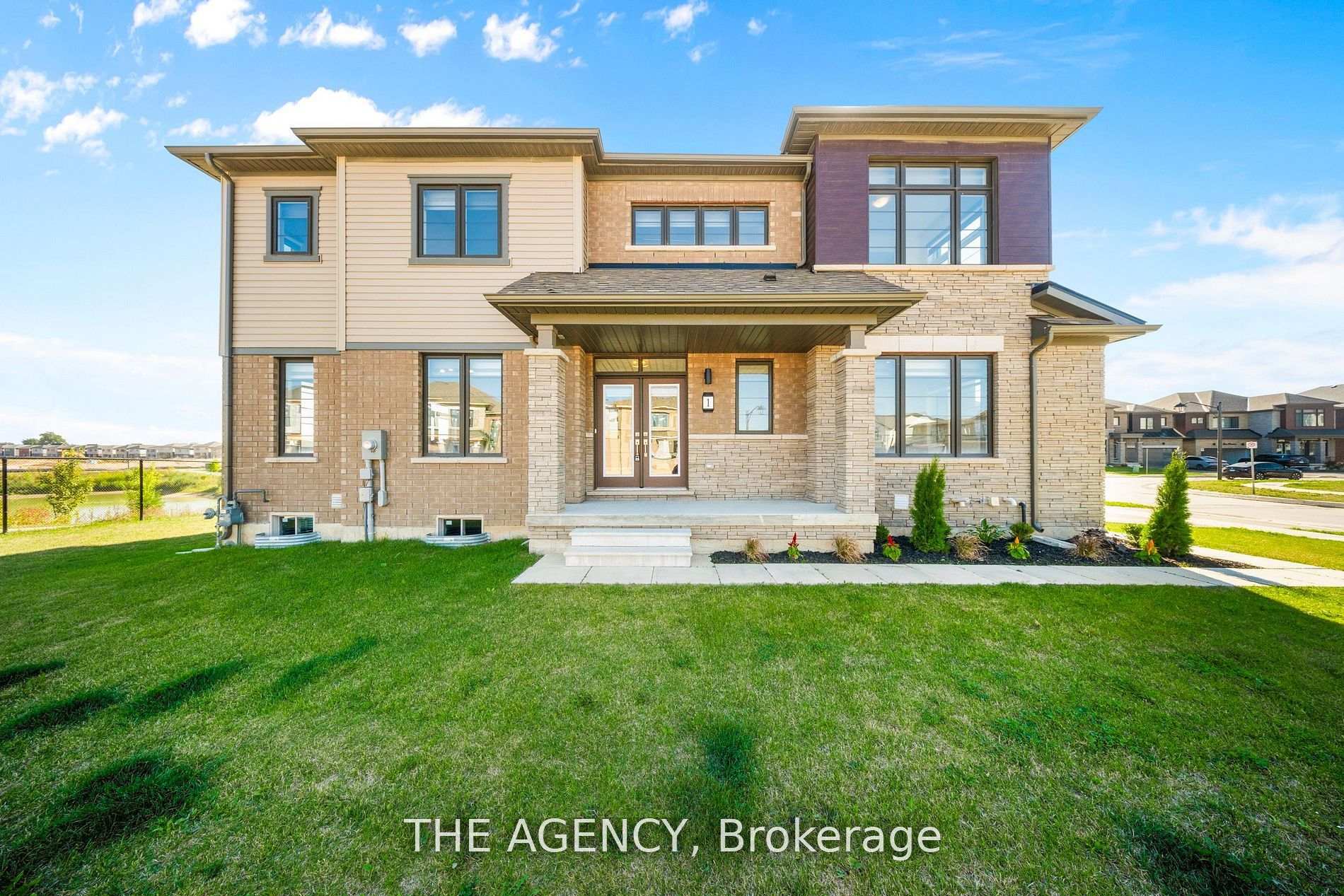Photo 3 of 1 Bee Crescent, Brantford, Empire South — HOMEH