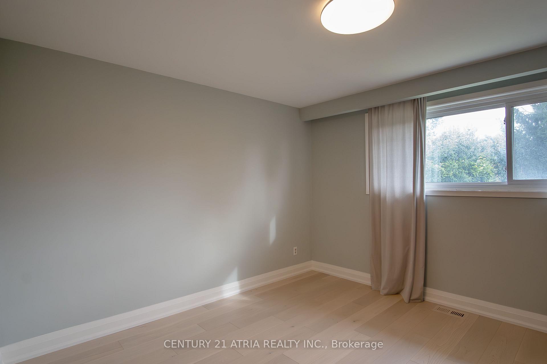 Photo 15 of 119 Milton Street, Etobicoke, Stonegate-Queensway — HOMEH