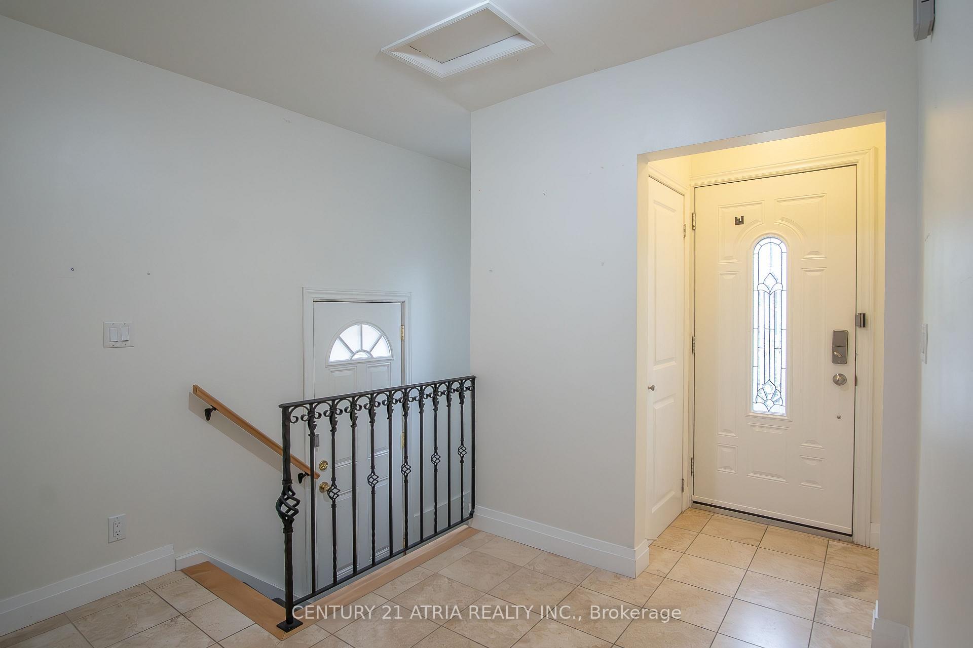Photo 17 of 119 Milton Street, Etobicoke, Stonegate-Queensway — HOMEH