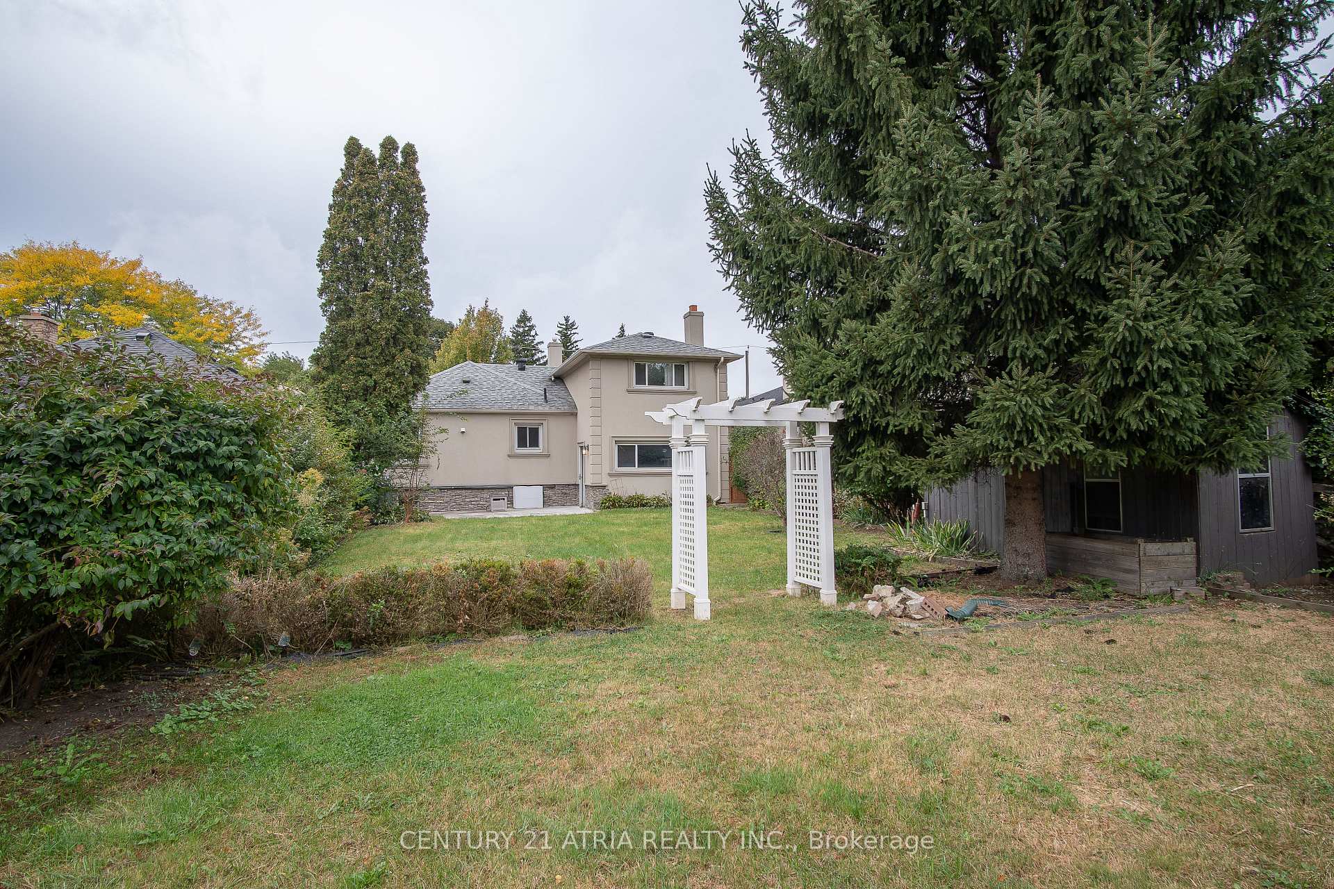 Photo 24 of 119 Milton Street, Etobicoke, Stonegate-Queensway — HOMEH
