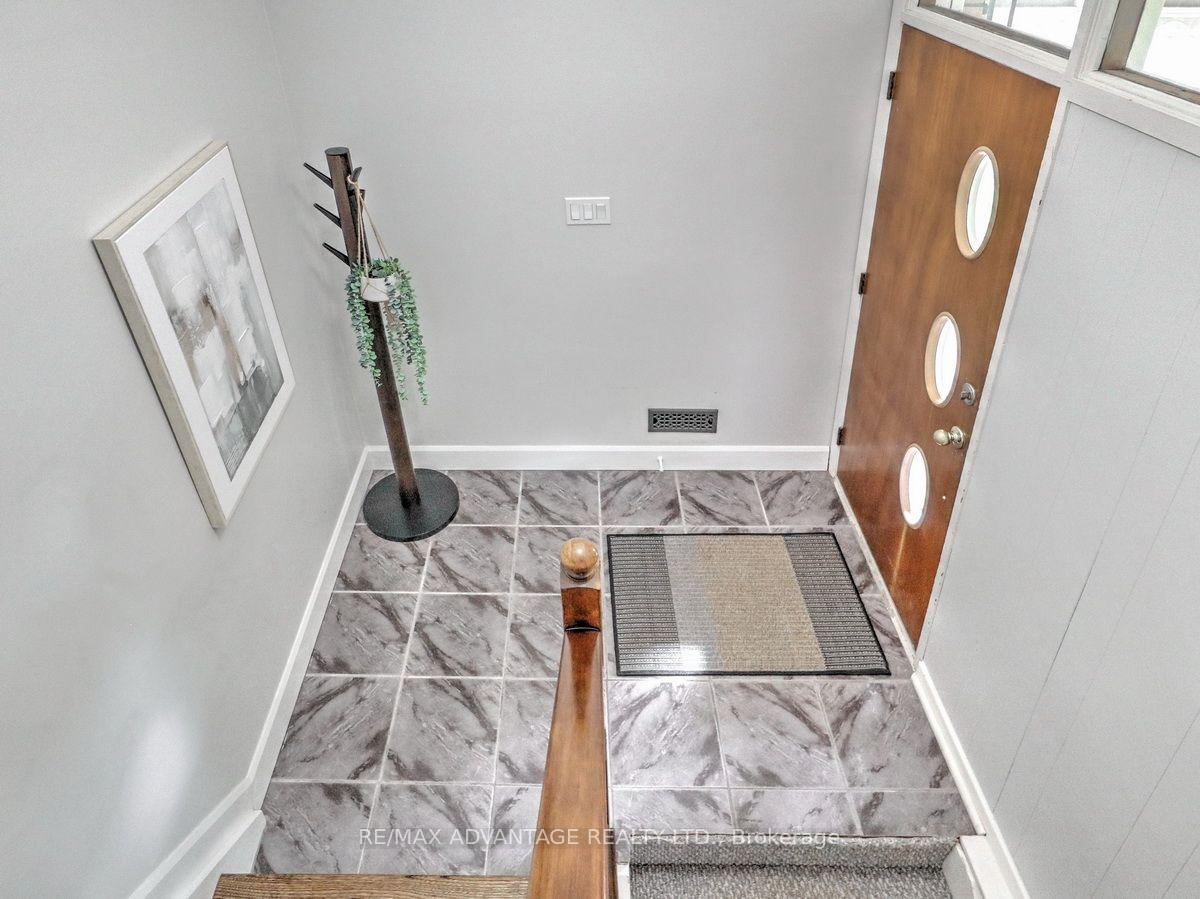 Photo 6 of 98 Goldwick Crescent, London, East D — HOMEH