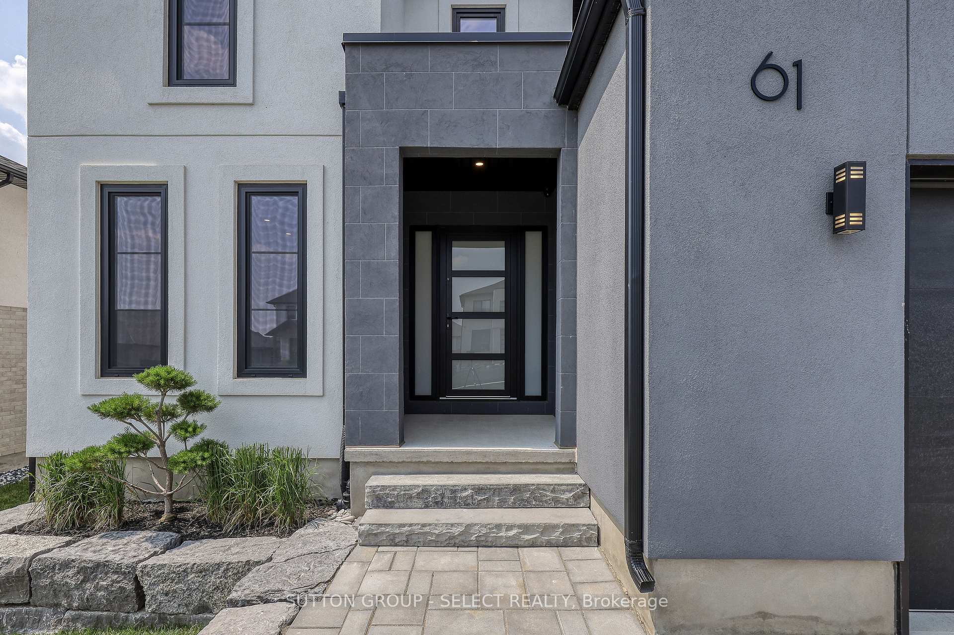 Photo 2 of 61 Crestview Drive, Middlesex Centre, Kilworth — HOMEH