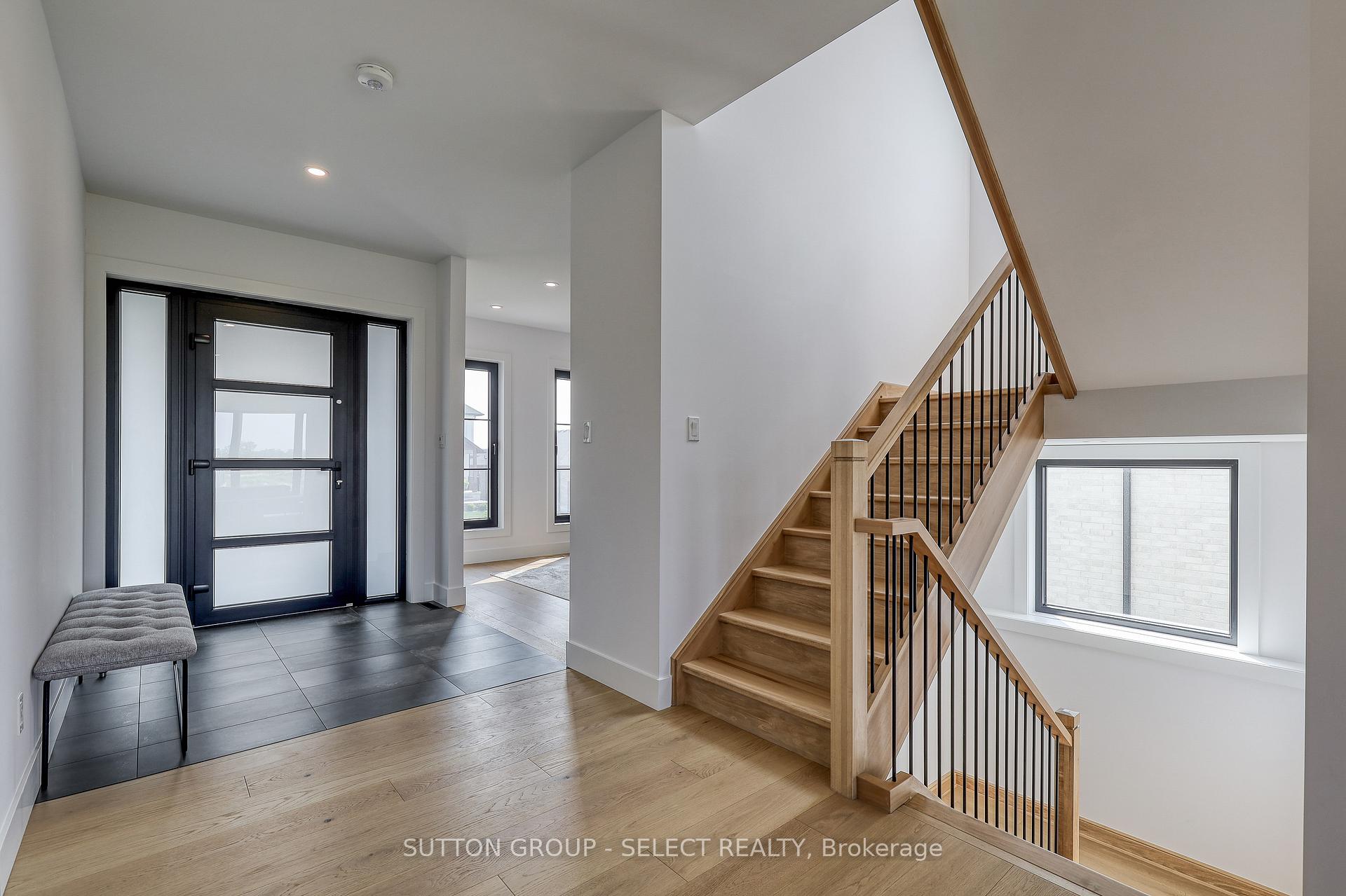Photo 3 of 61 Crestview Drive, Middlesex Centre, Kilworth — HOMEH