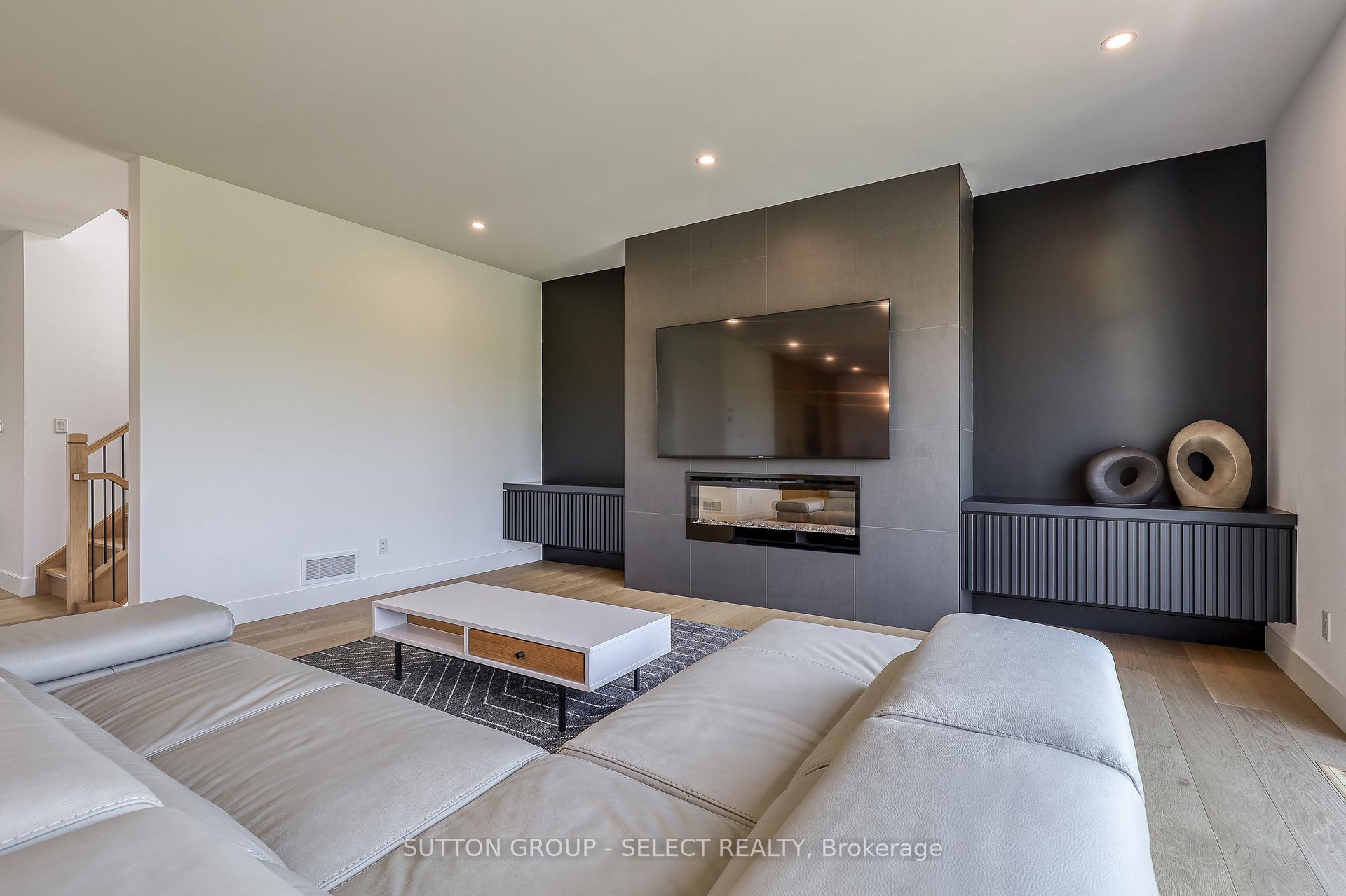 Photo 10 of 61 Crestview Drive, Middlesex Centre, Kilworth — HOMEH
