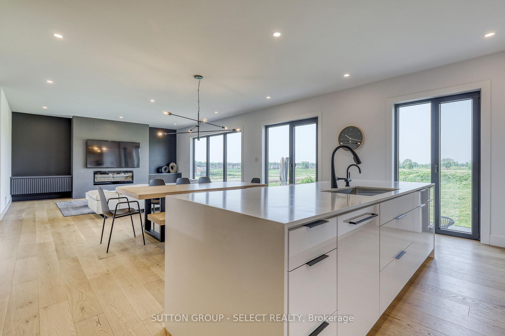 Photo 18 of 61 Crestview Drive, Middlesex Centre, Kilworth — HOMEH