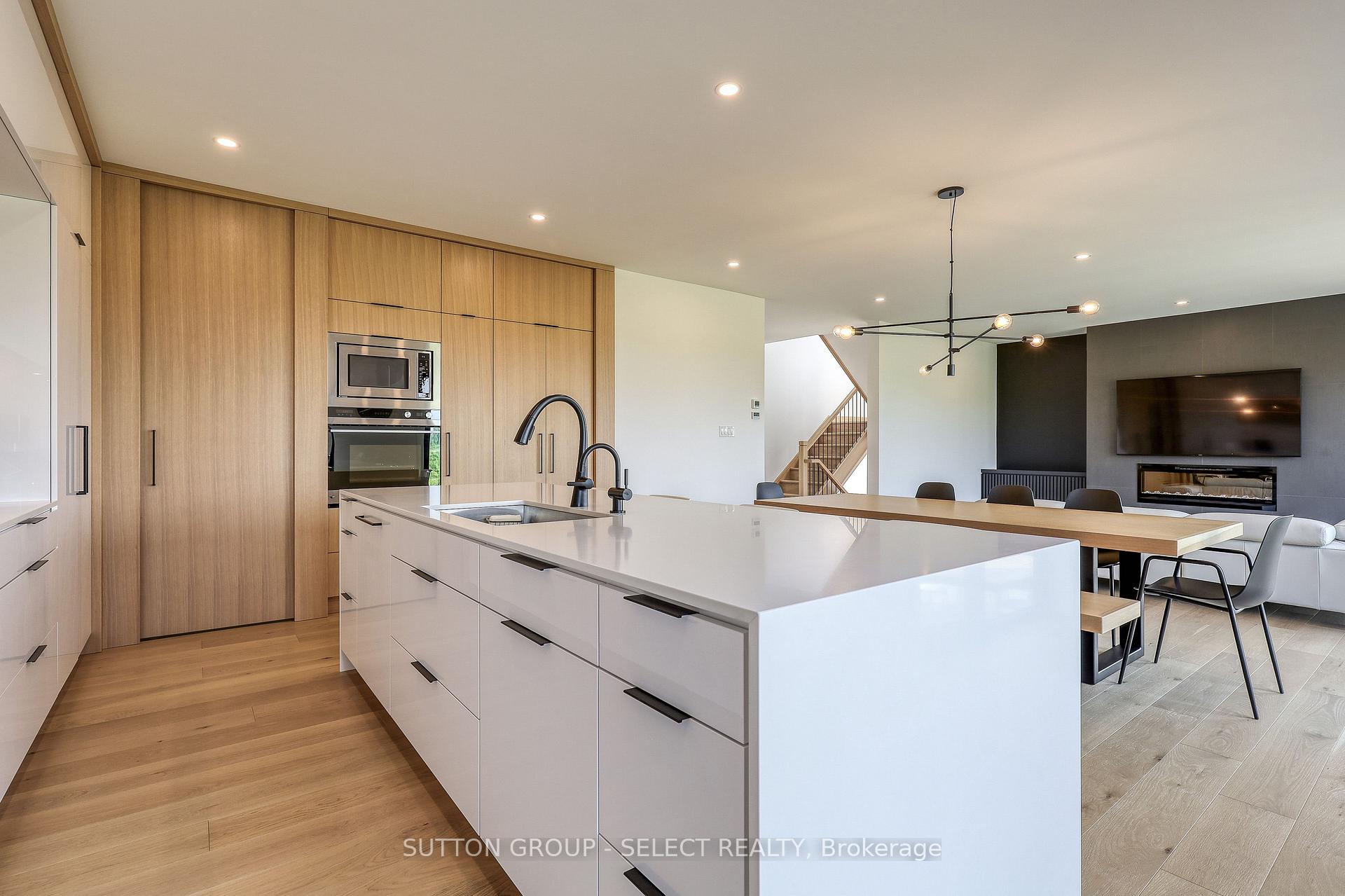 Photo 19 of 61 Crestview Drive, Middlesex Centre, Kilworth — HOMEH
