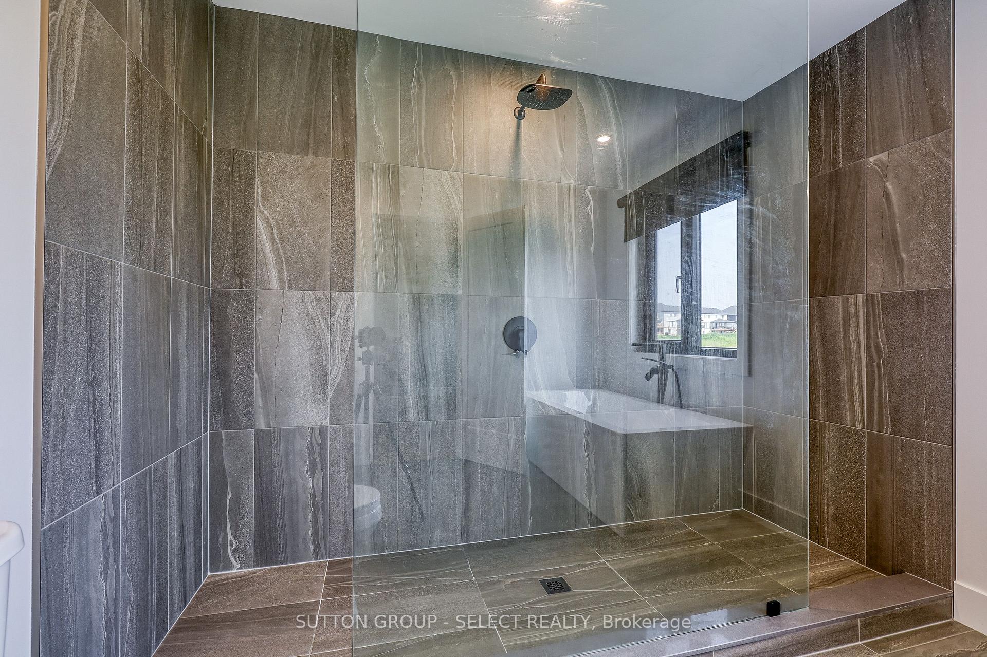 Photo 42 of 61 Crestview Drive, Middlesex Centre, Kilworth — HOMEH