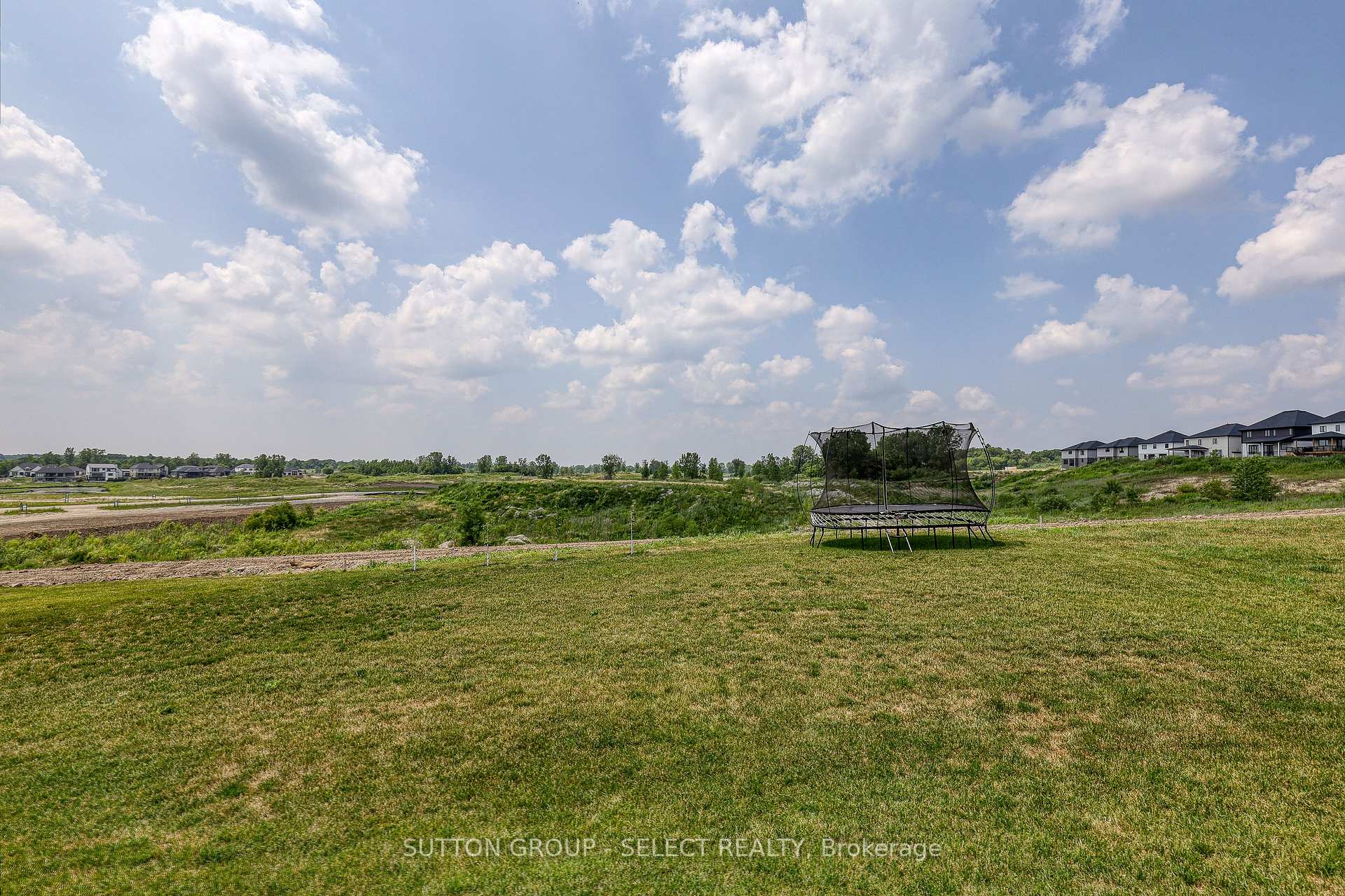 Photo 45 of 61 Crestview Drive, Middlesex Centre, Kilworth — HOMEH