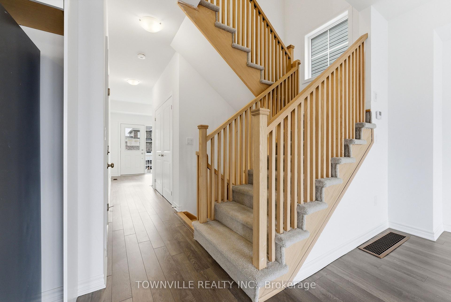 Photo 8 of 10 Bradden Crescent, Belleville, Belleville Ward — HOMEH